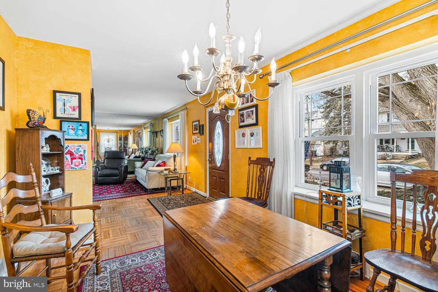 461 Sylvania Ave photo 7