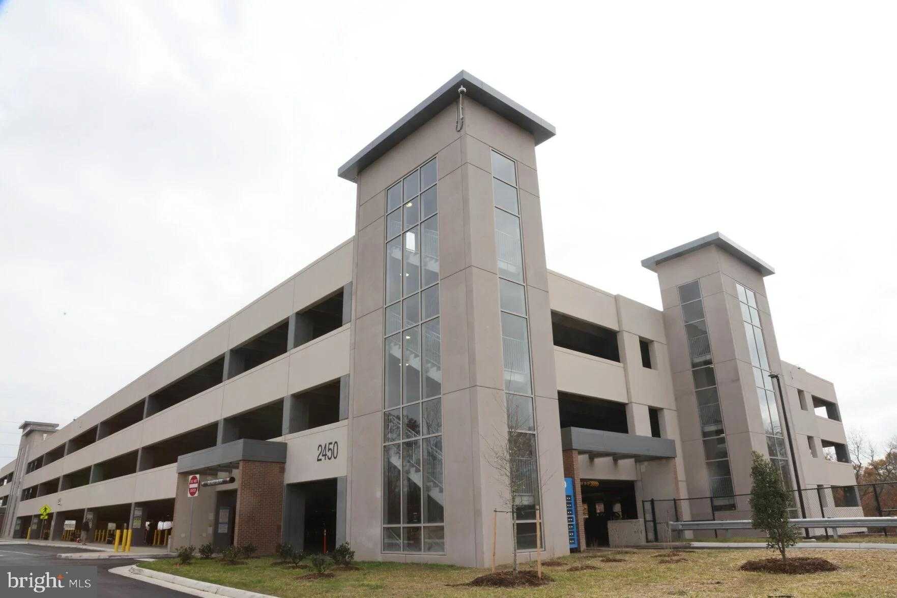 2483 Eastbourne Dr photo 50