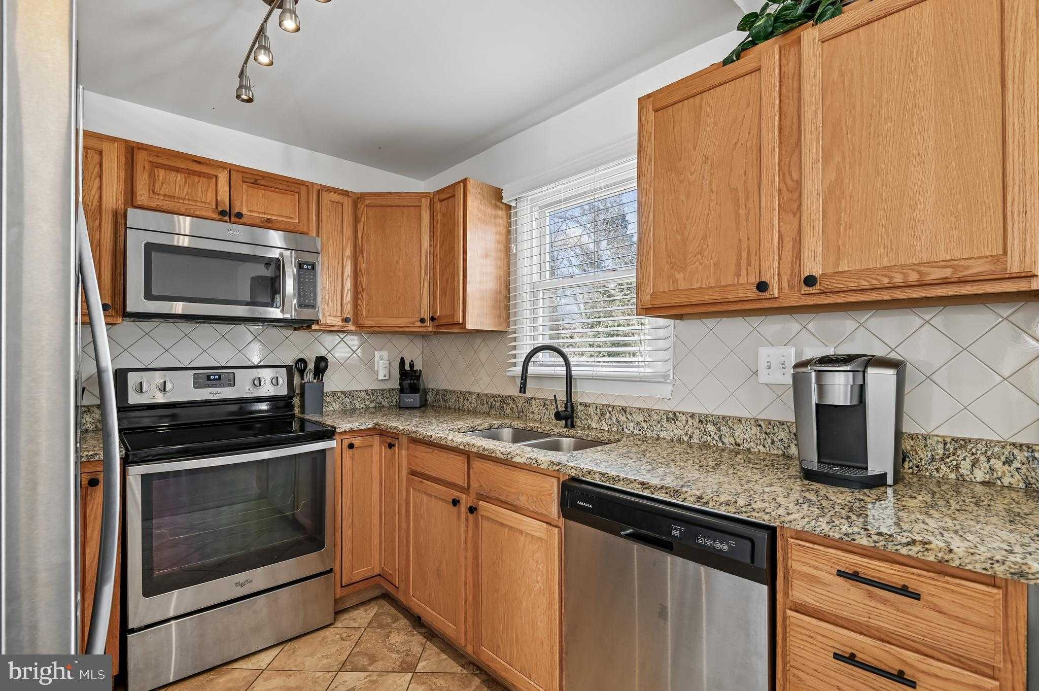 1223 Madison St photo 5