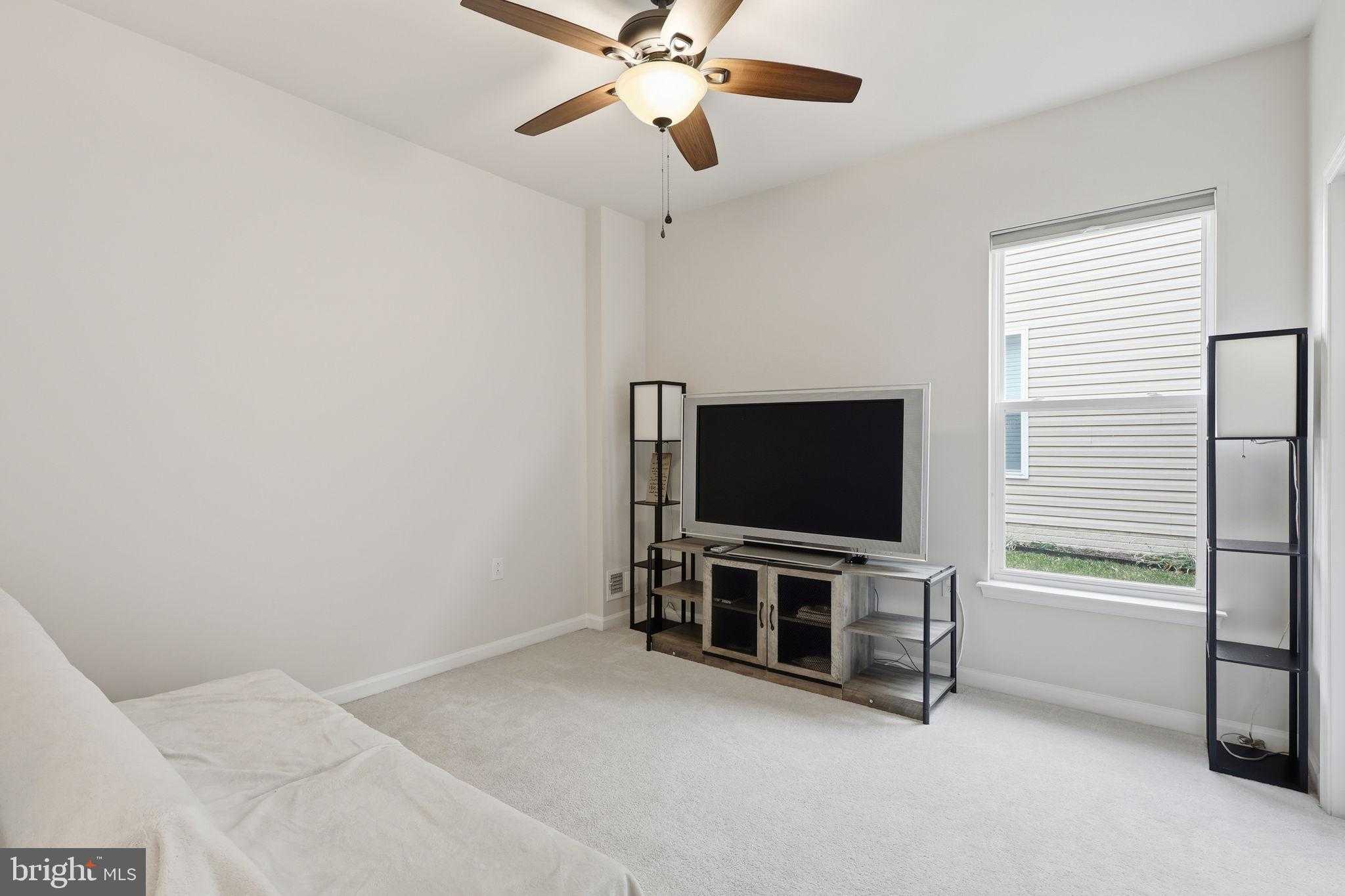 5950 Avery Point Dr photo 14