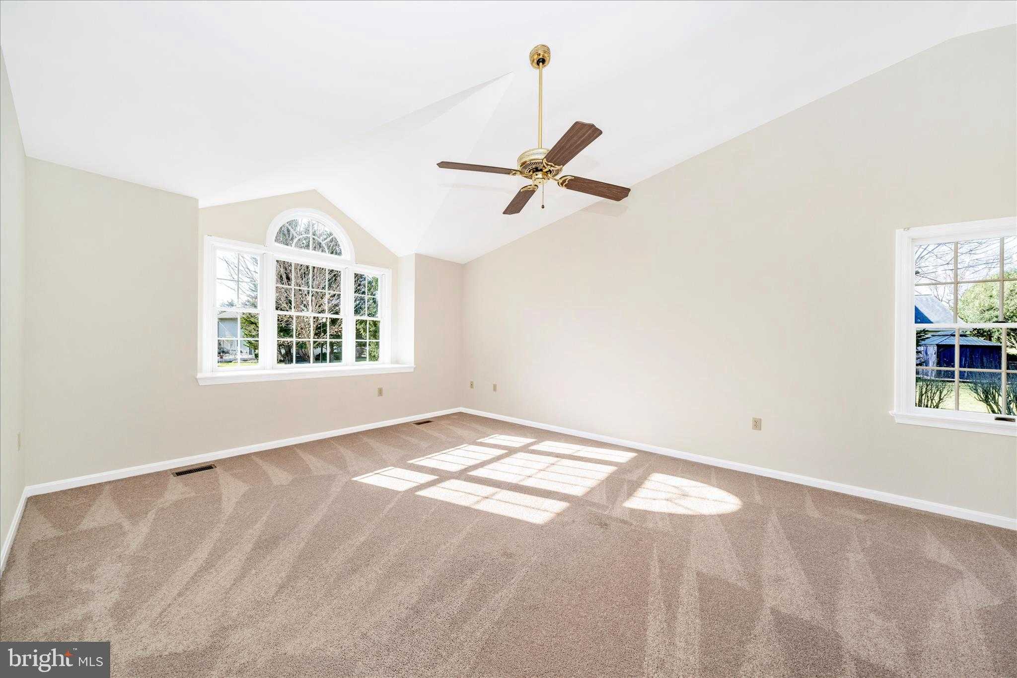 201 Wellesley CT photo 11