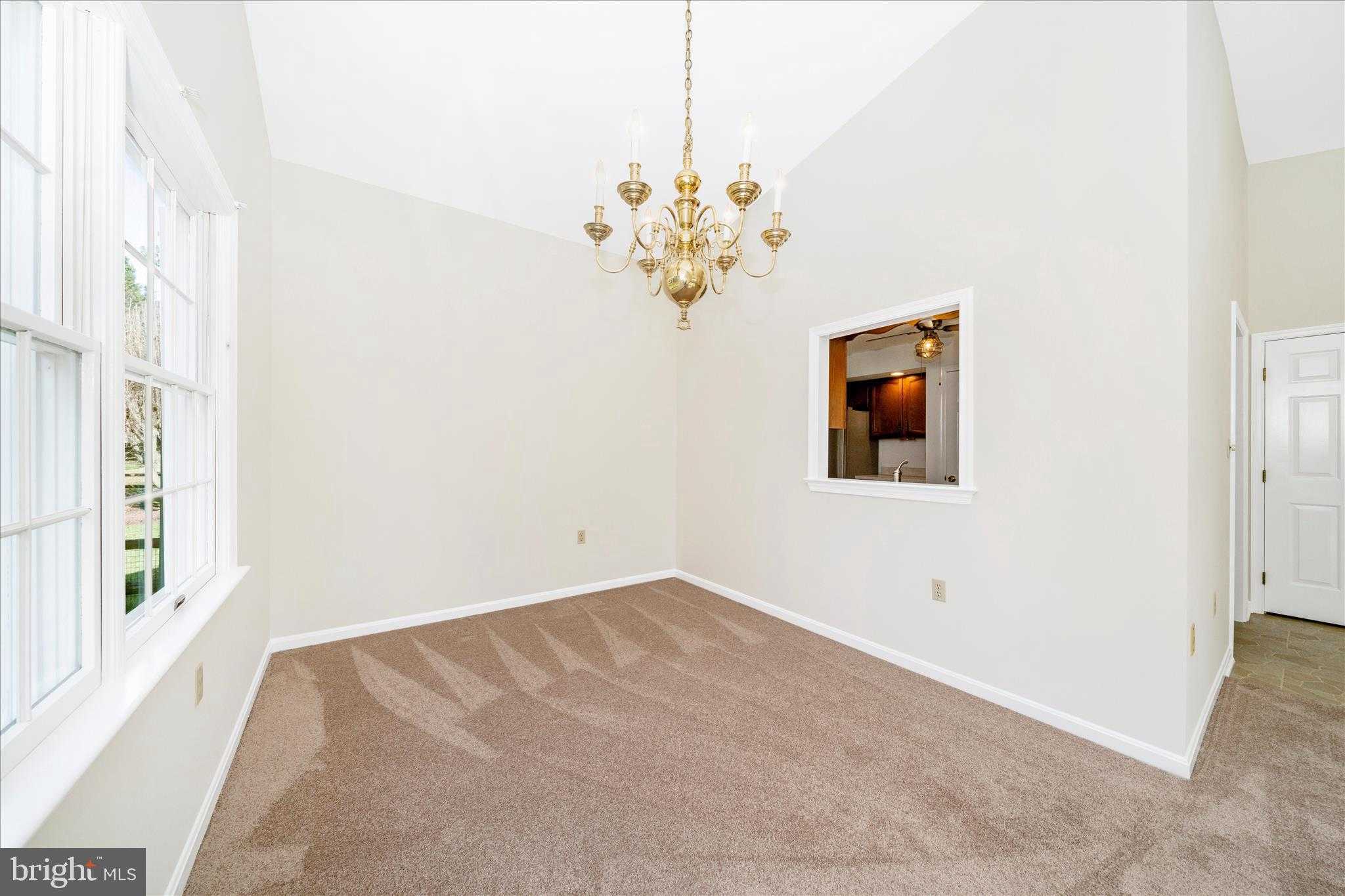 201 Wellesley CT photo 14