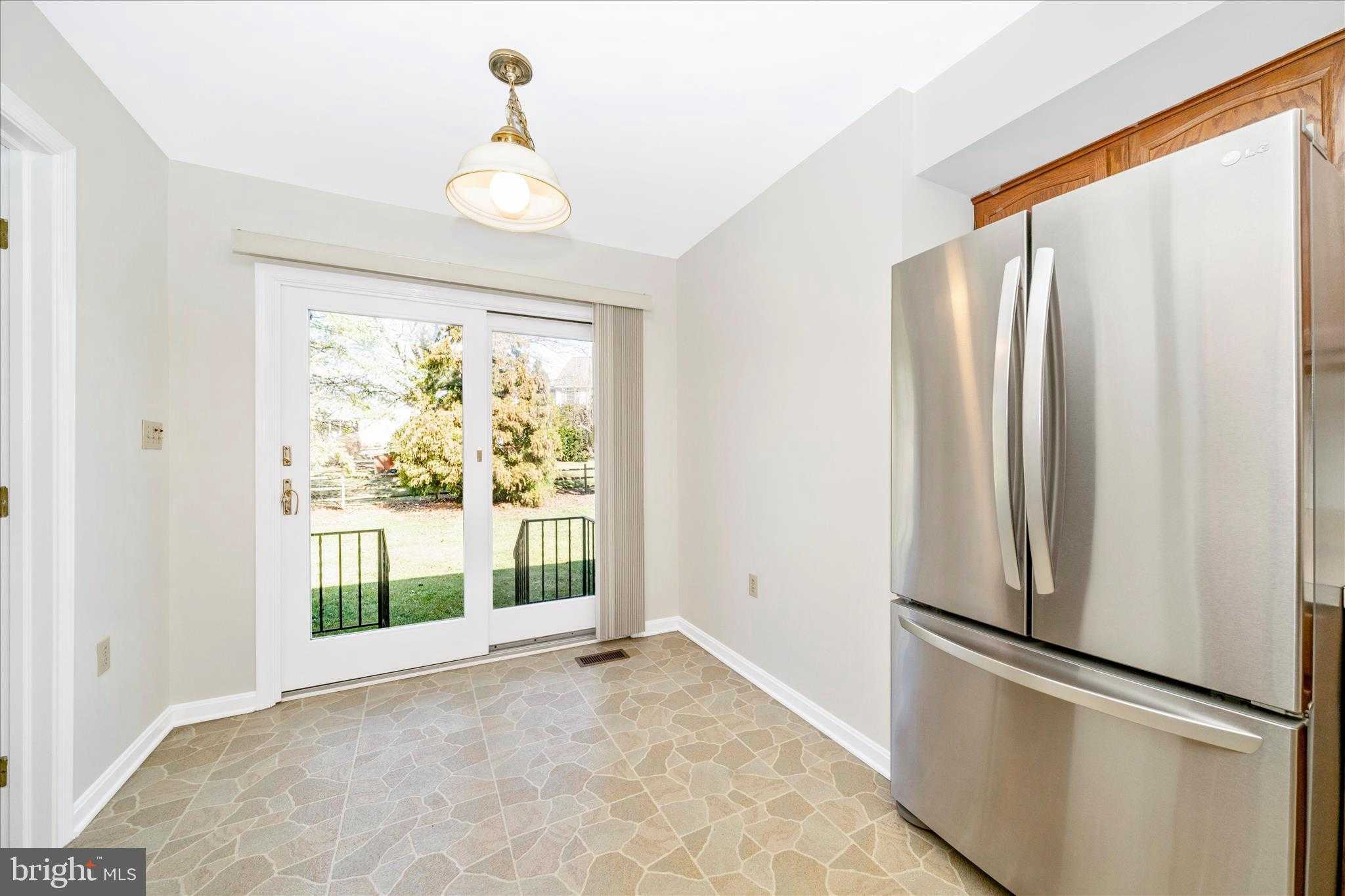 201 Wellesley CT photo 20