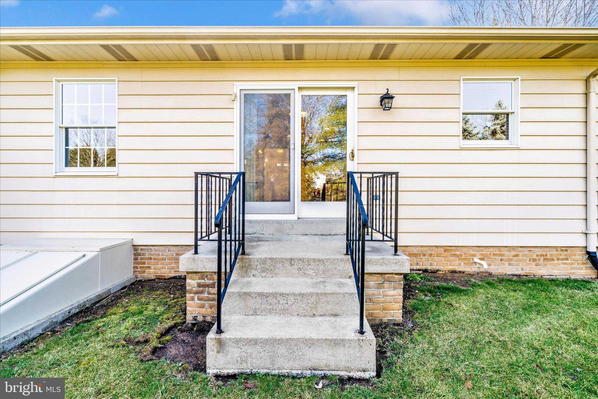 201 Wellesley CT photo 21