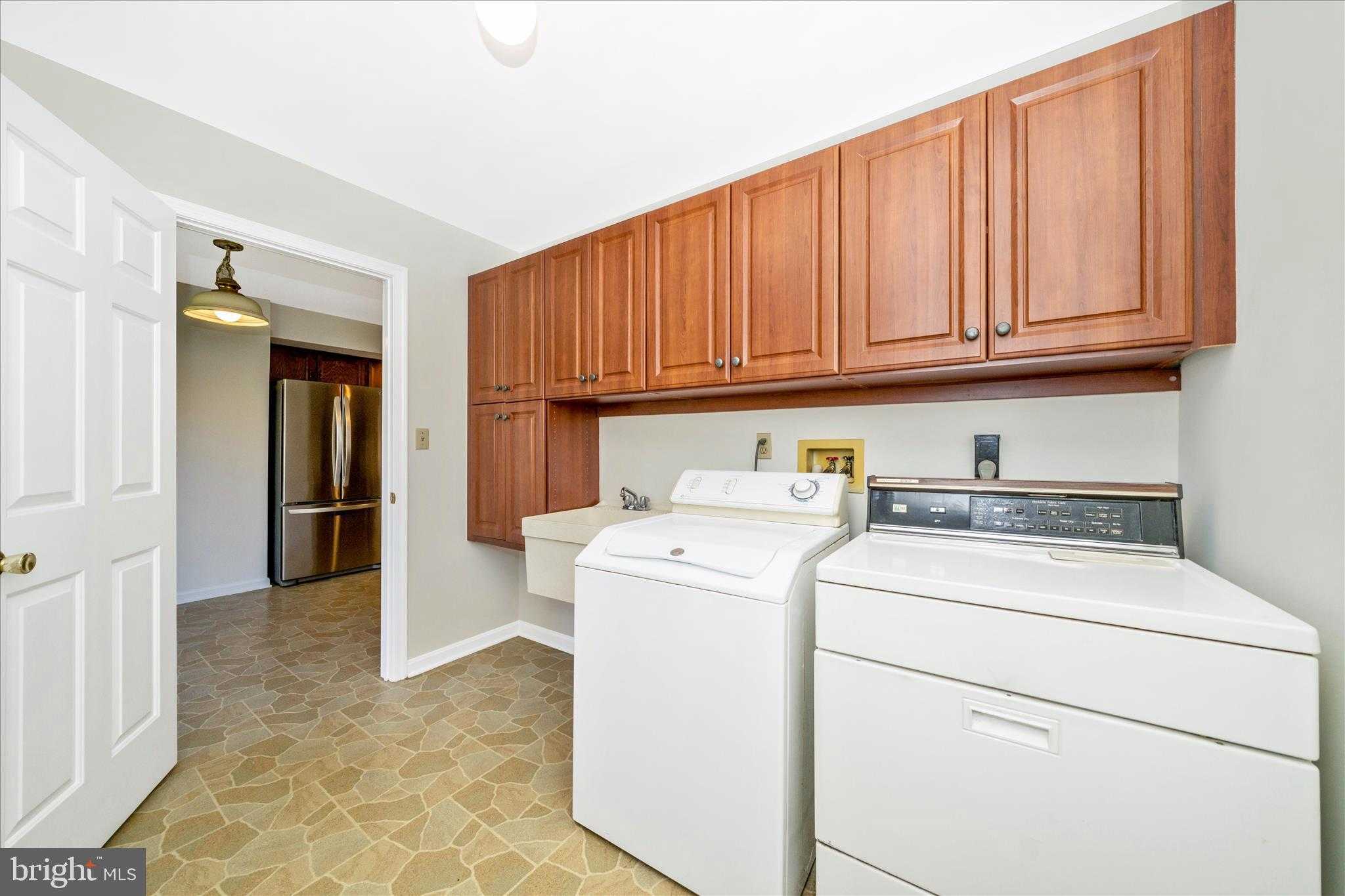 201 Wellesley CT photo 24