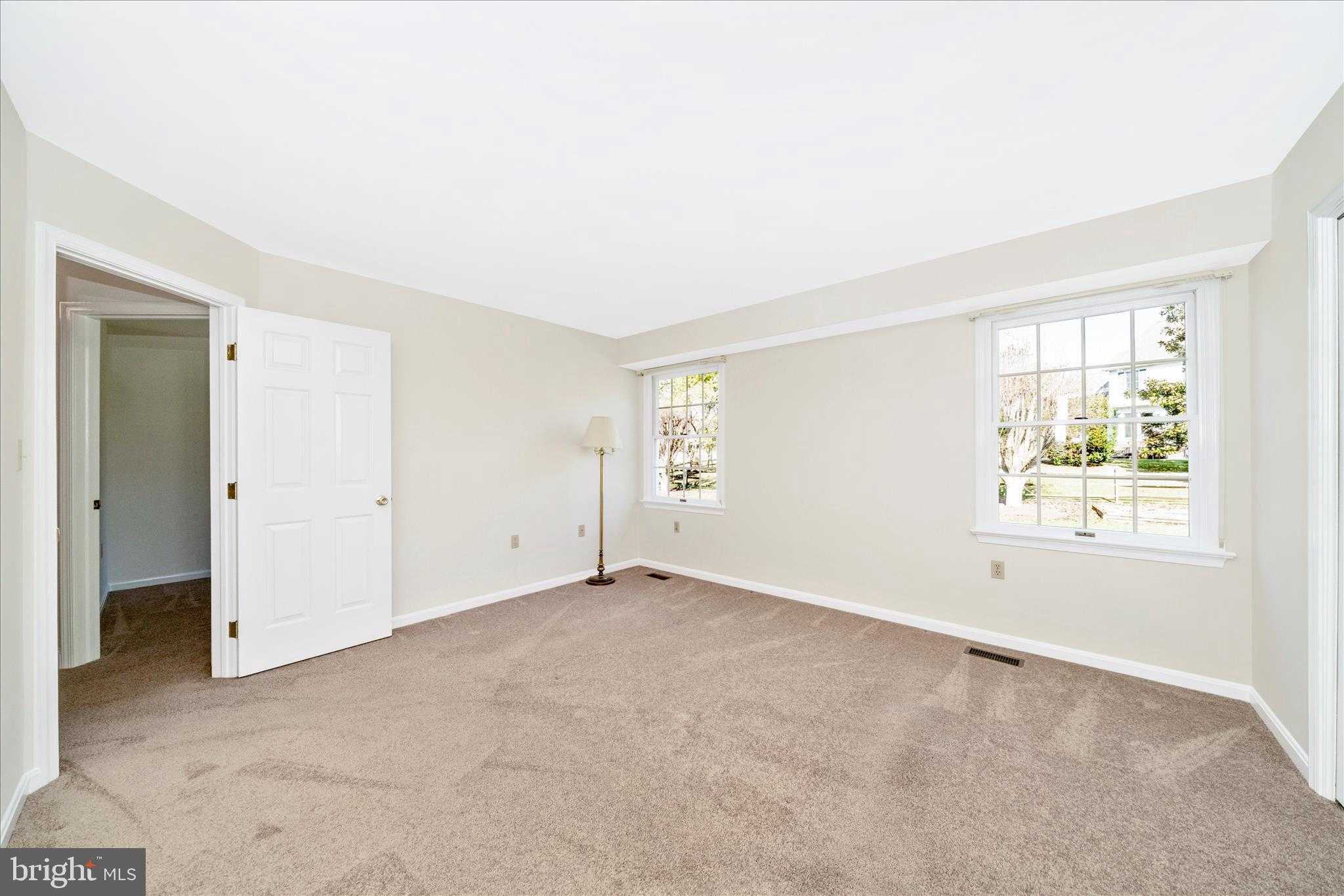 201 Wellesley CT photo 26