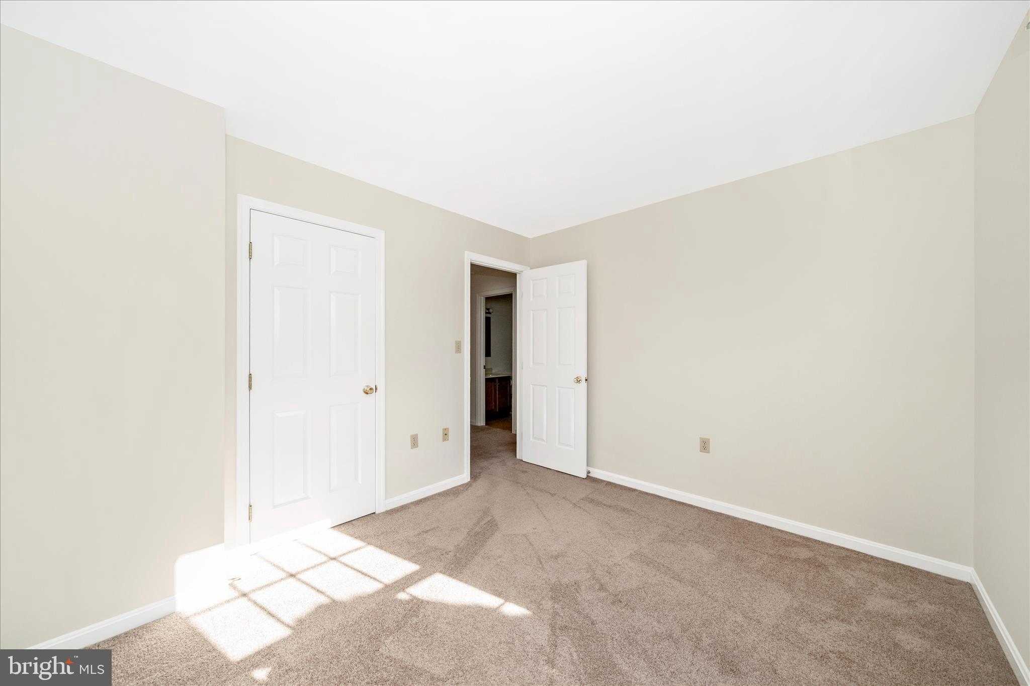 201 Wellesley CT photo 29