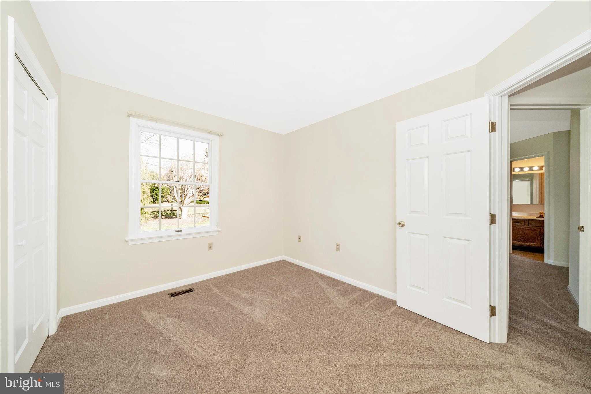 201 Wellesley CT photo 30