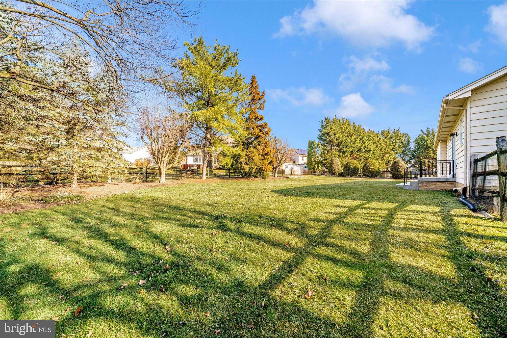 201 Wellesley CT photo 42