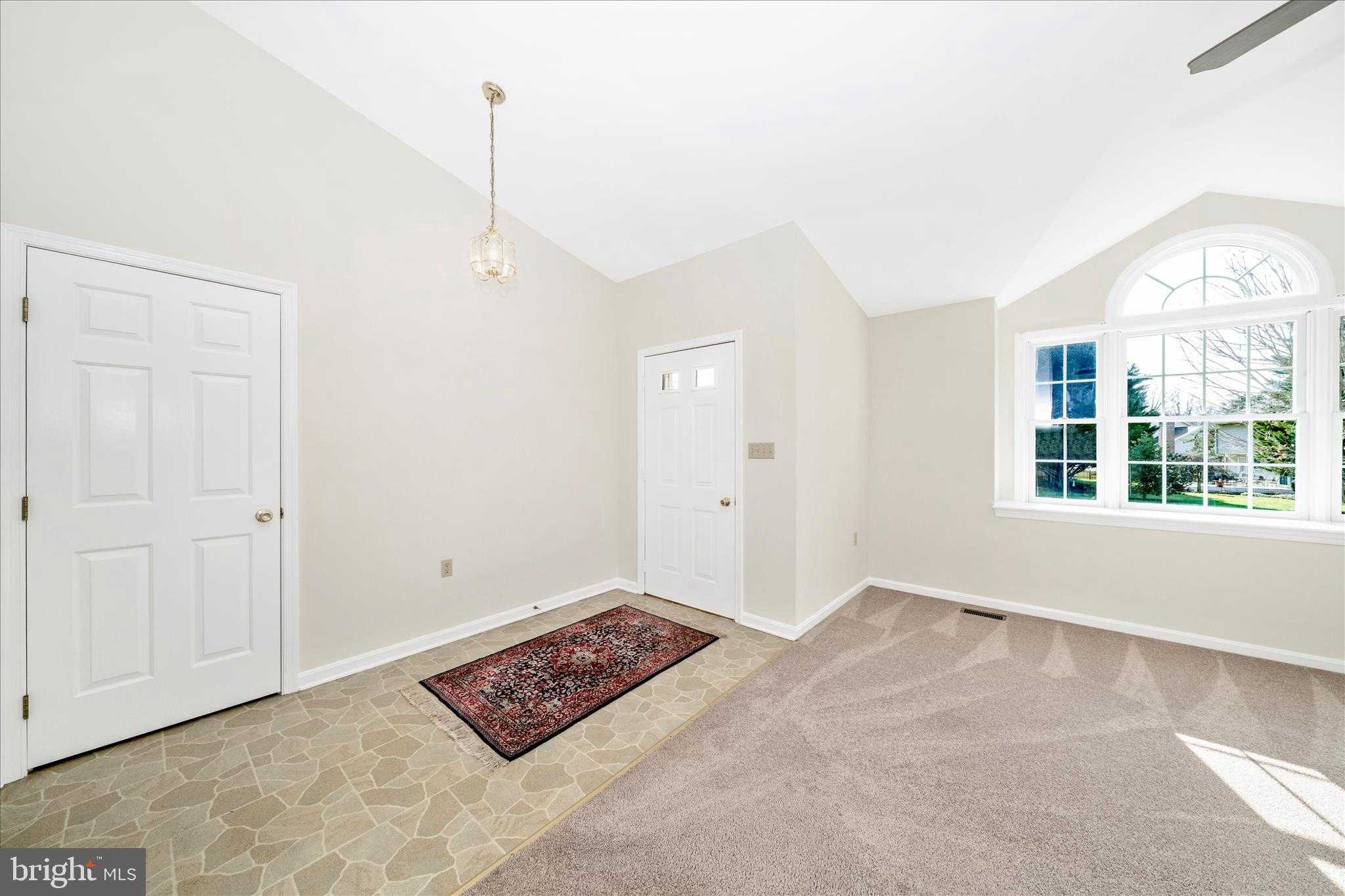 201 Wellesley CT photo 8