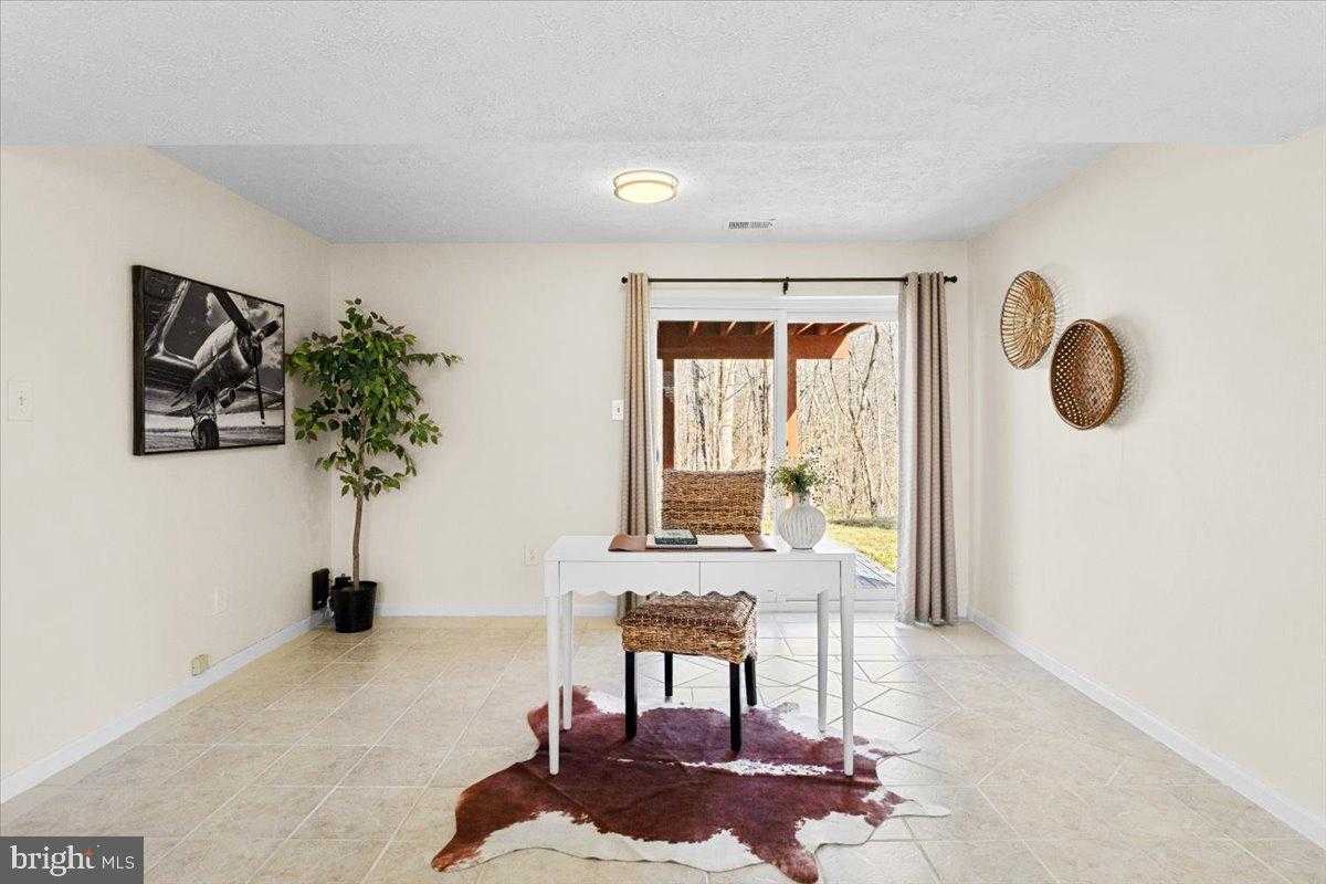 7702 Newington Forest Ave photo 25