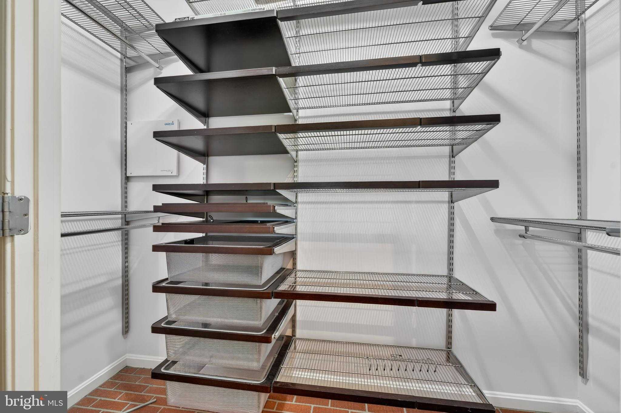 2720 S Arlington Mill Dr Unit 109 photo 22