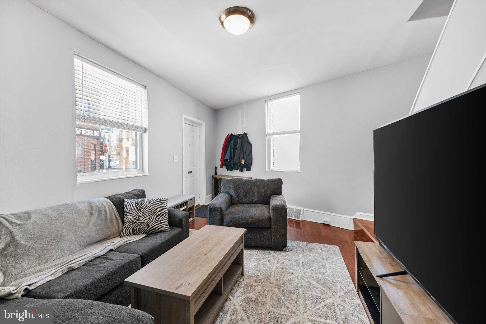 2501 E Norris St photo 4