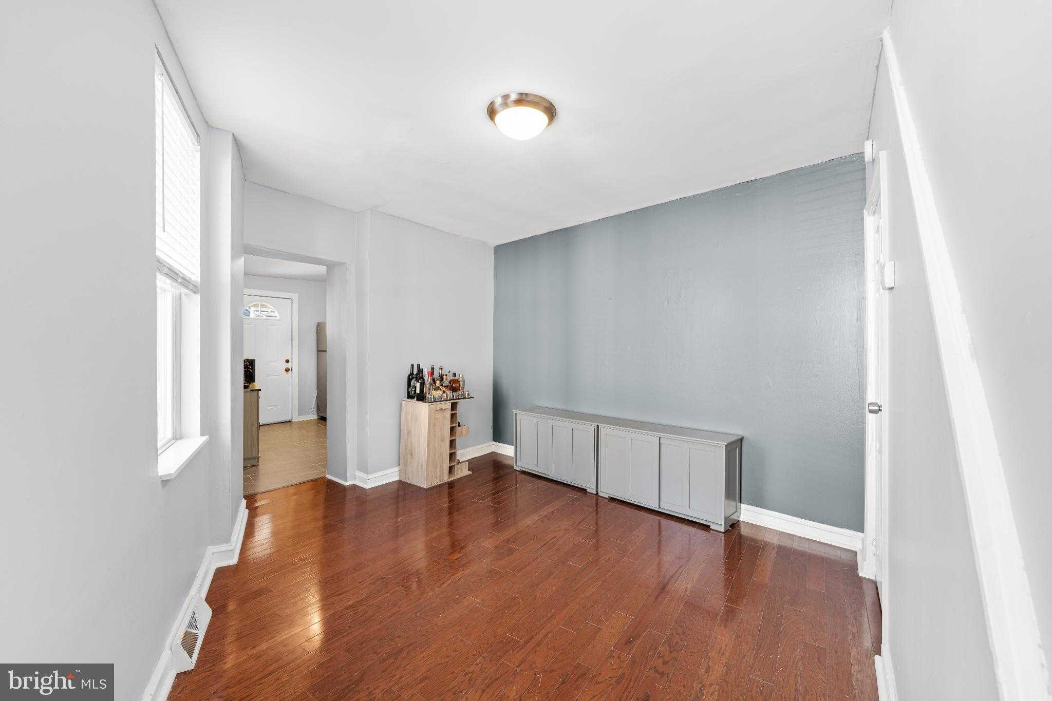 2501 E Norris St photo 7