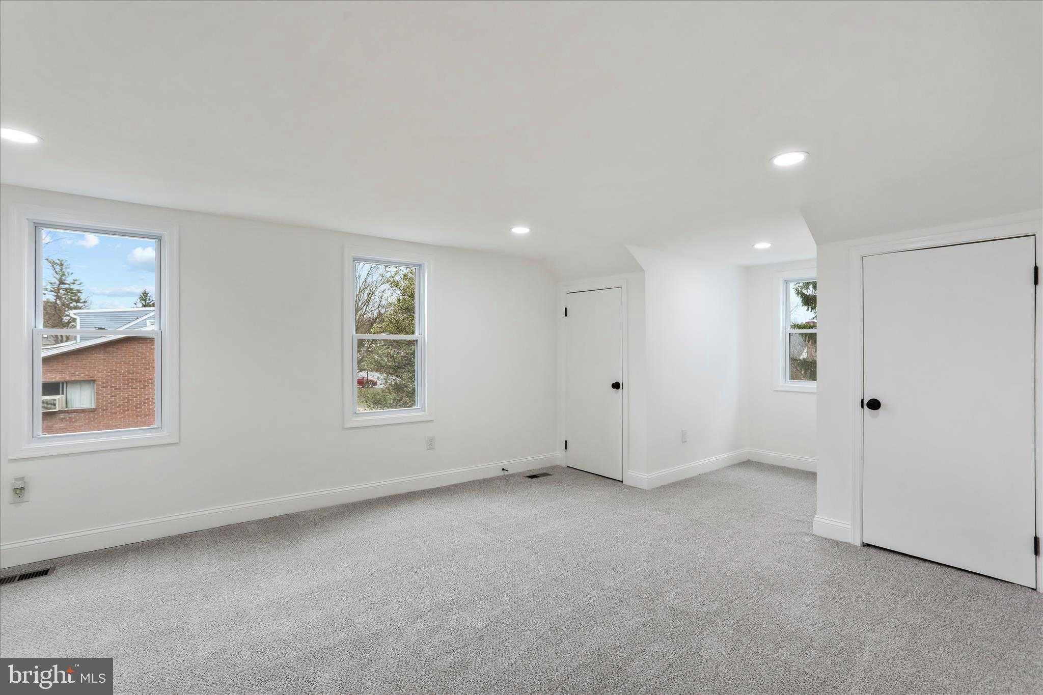 11424 Englewood Rd photo 32