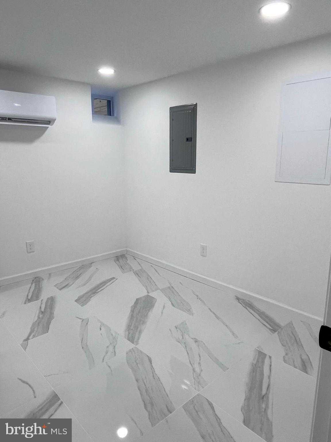 2711 N Ringgold St photo 39