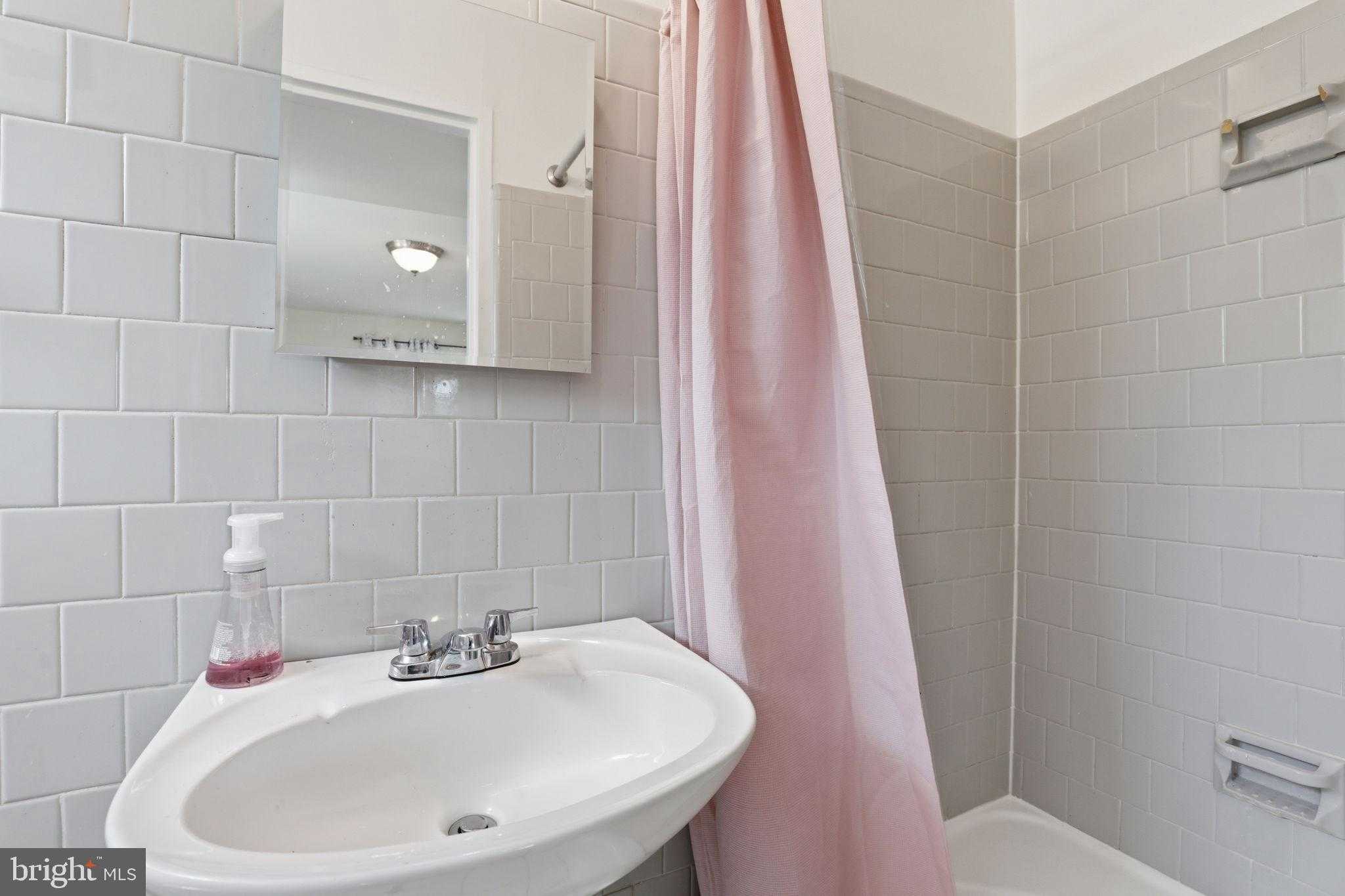 6811 Valley Brook Dr photo 35