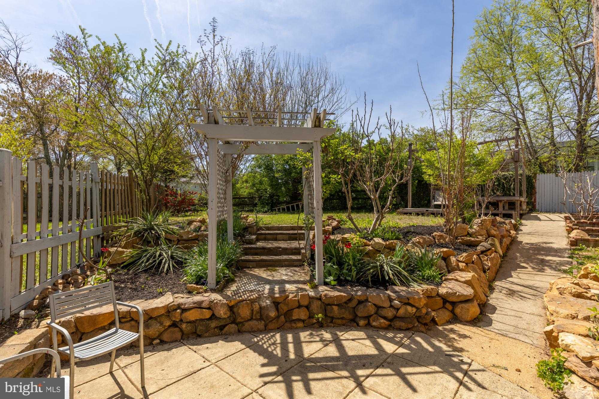 6811 Valley Brook Dr photo 41