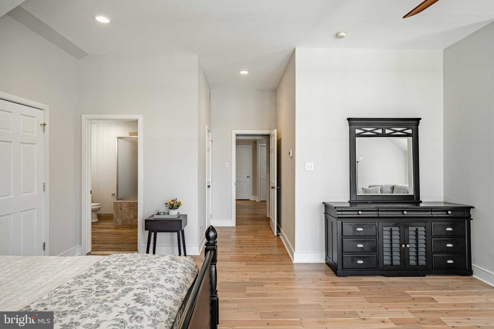 466 Barclay Rd photo 32