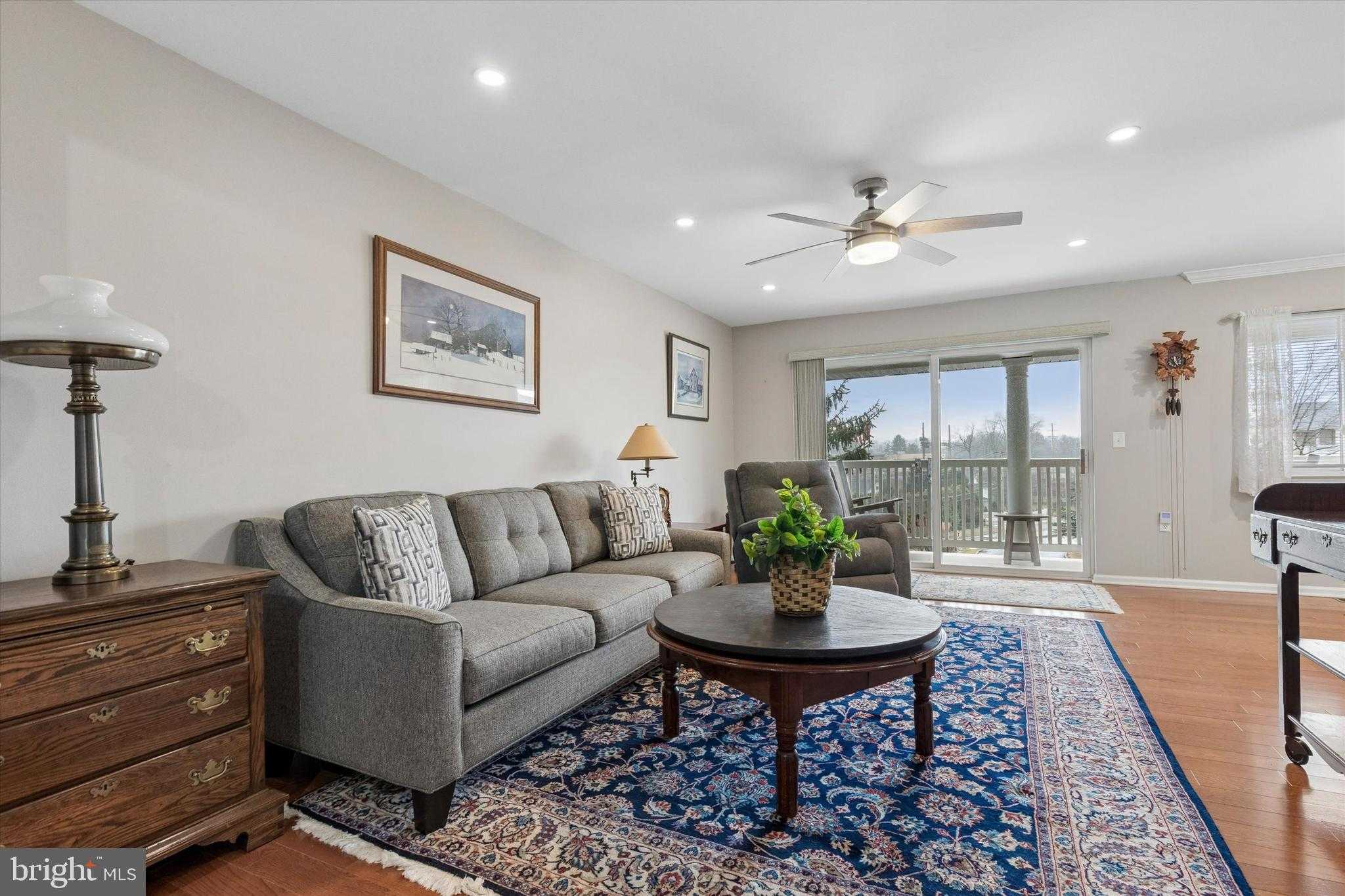 332 Paoli Pointe Dr photo 4