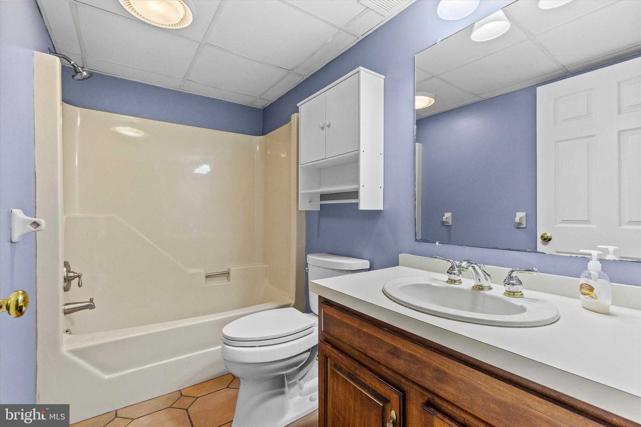 573 Lovell CT photo 21