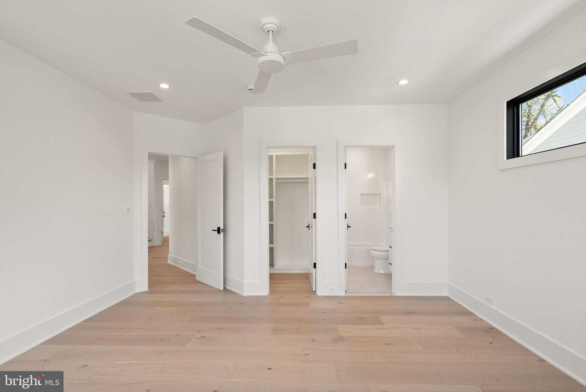 112 Elm St SW photo 49