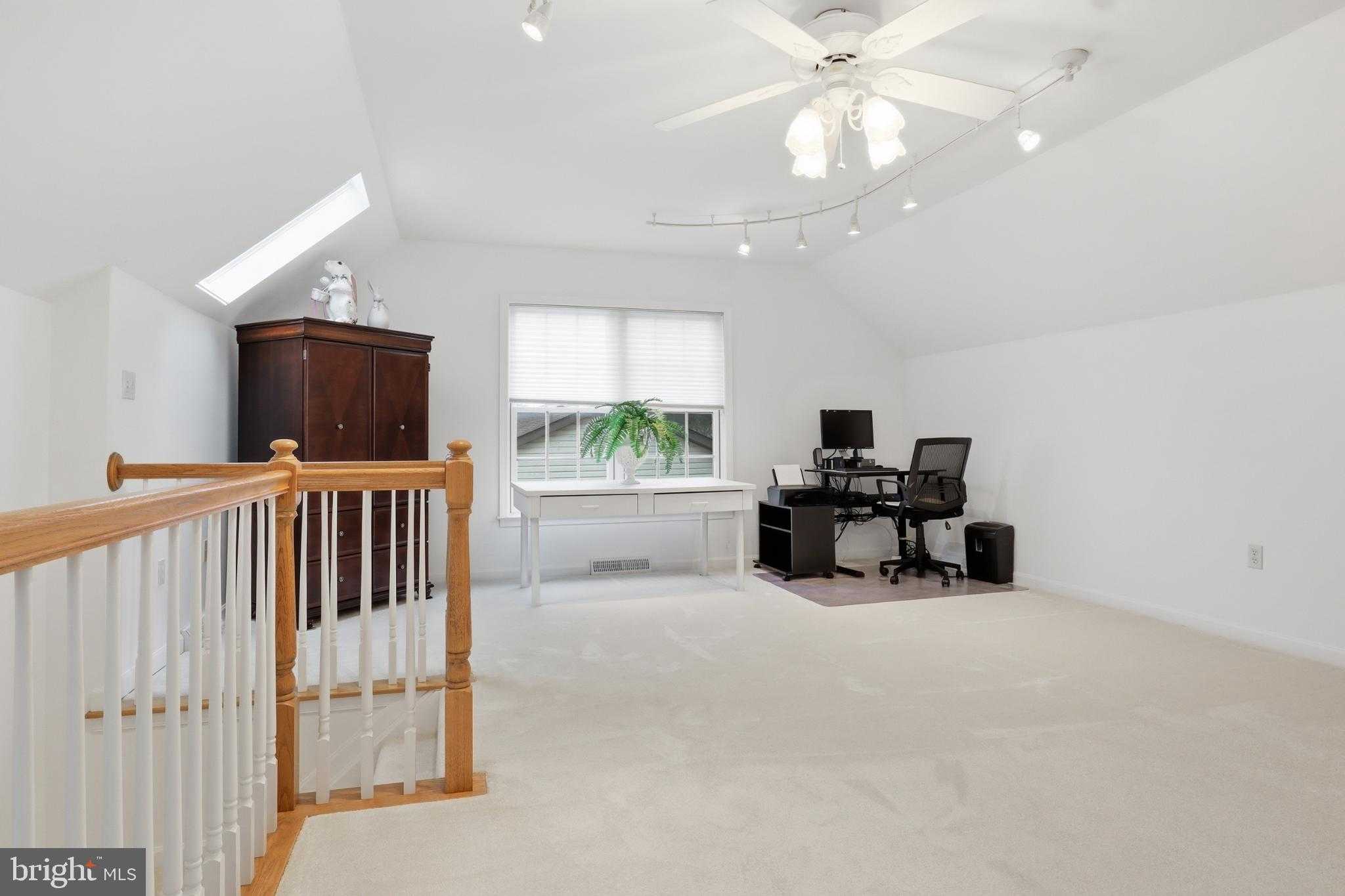 70 Piston CT photo 32