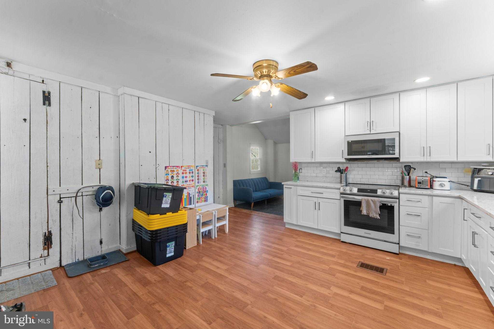 11432 Diantha CT photo 14