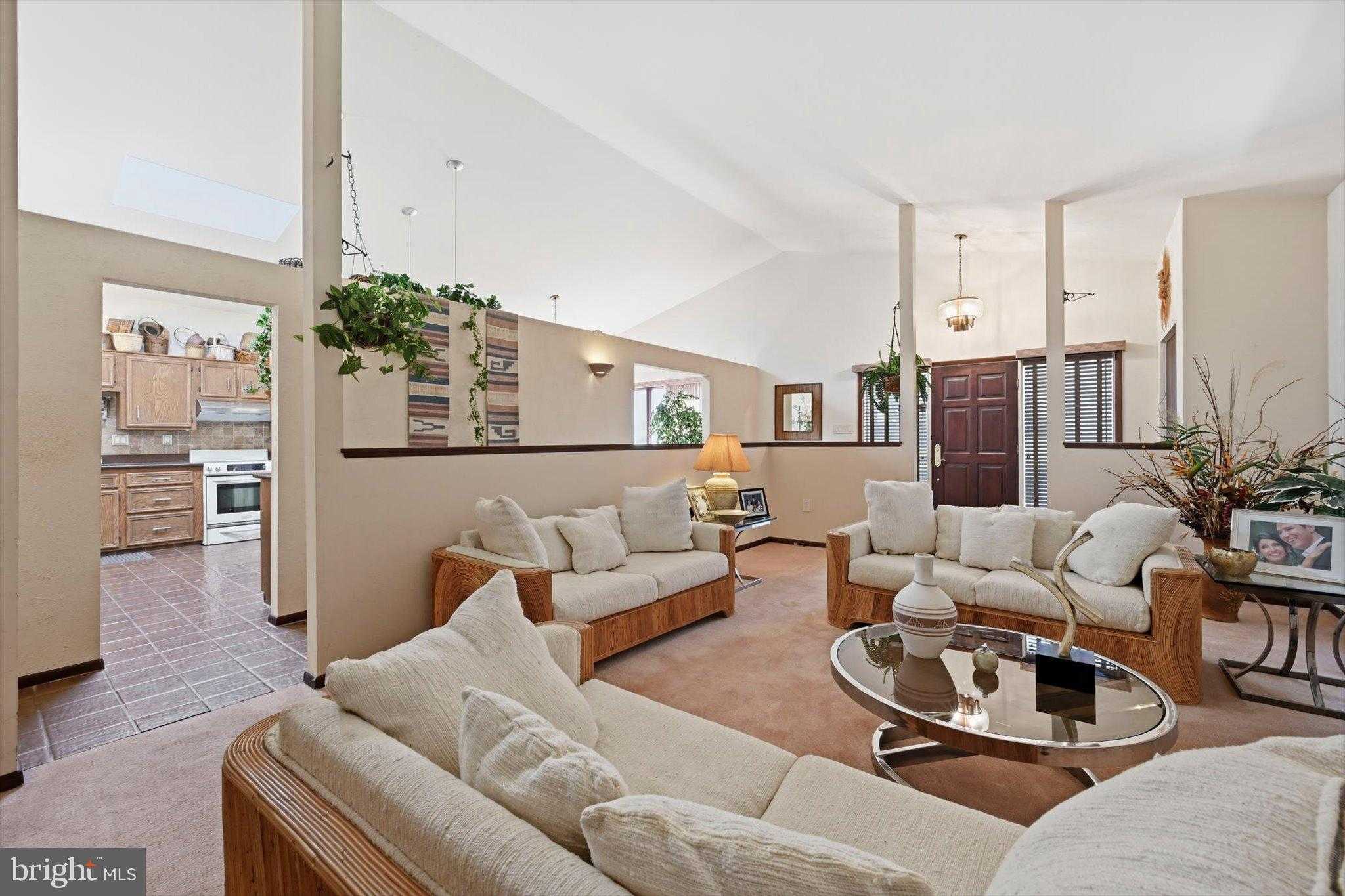 450 Warwick Dr photo 10