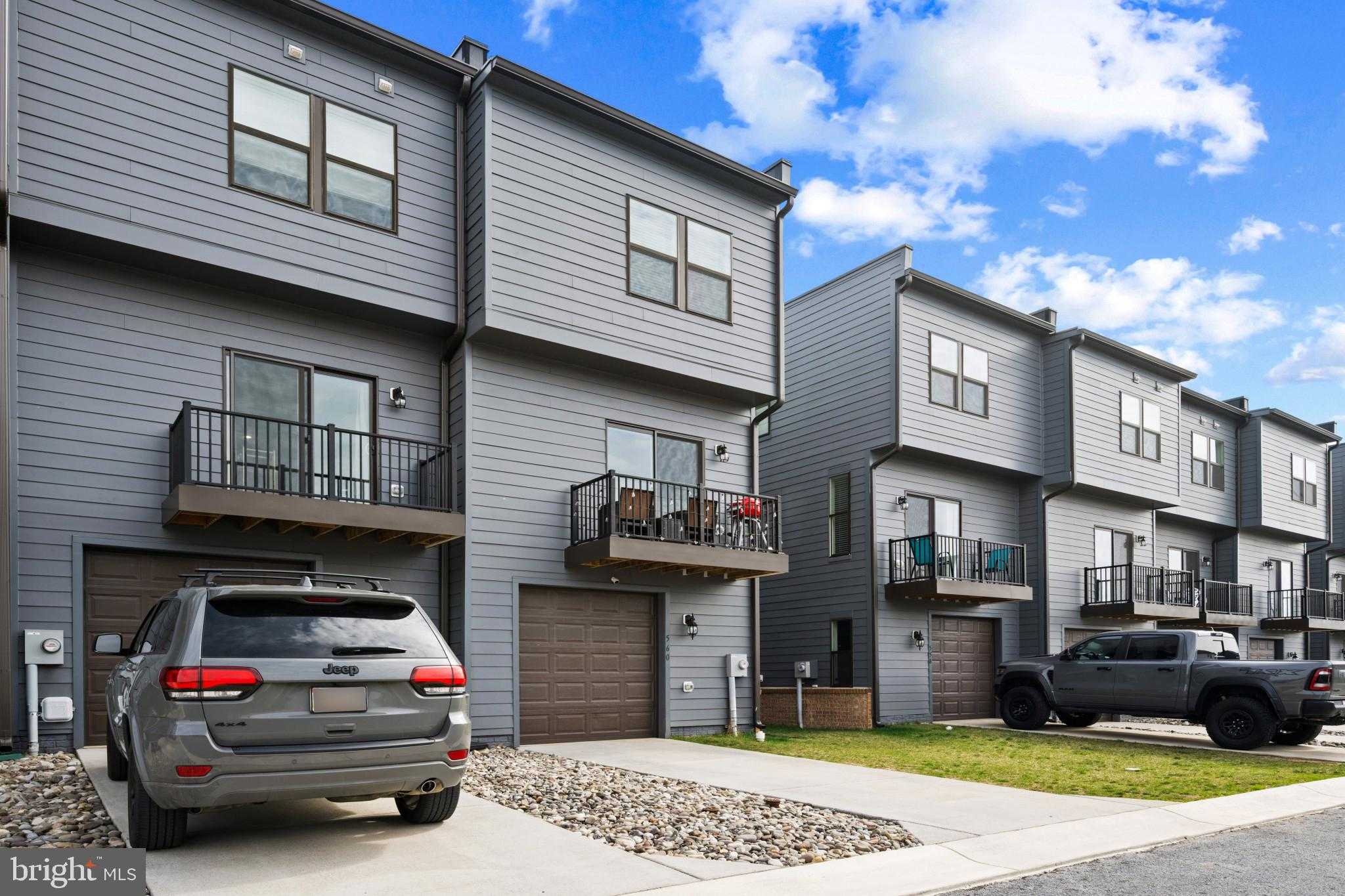 560 Banquet Ln photo 45