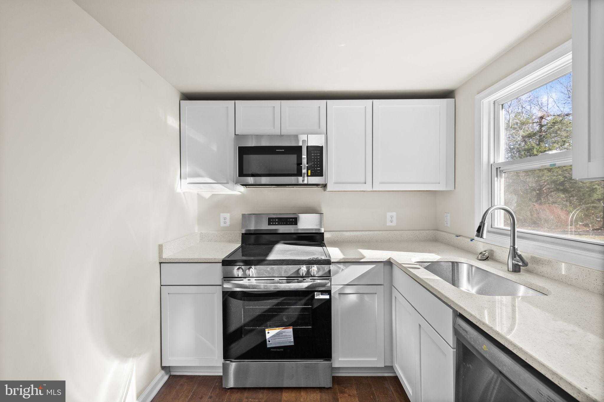 3366 Lavue Ln photo 10