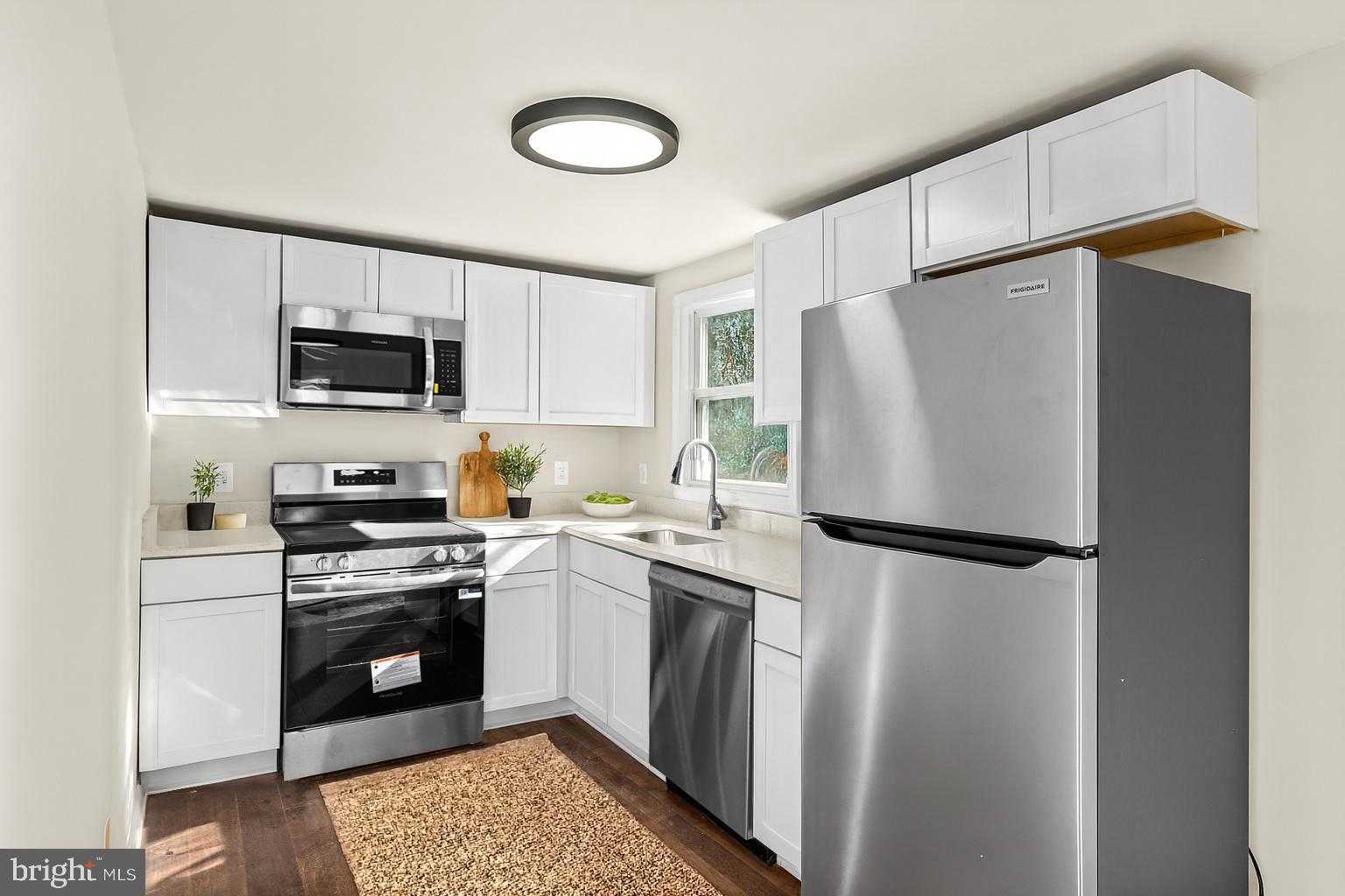 3366 Lavue Ln photo 4