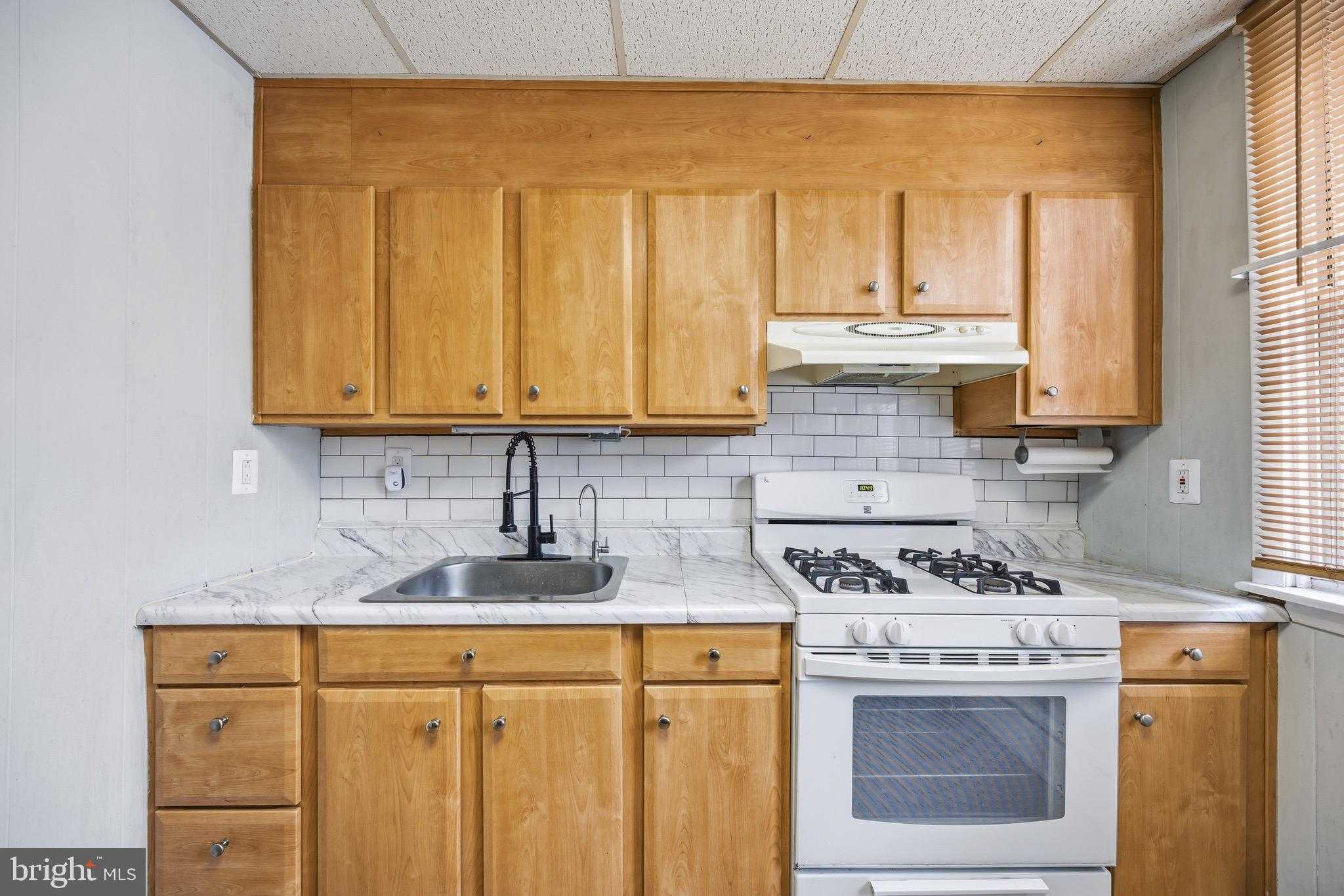 4132 Gilham St photo 11