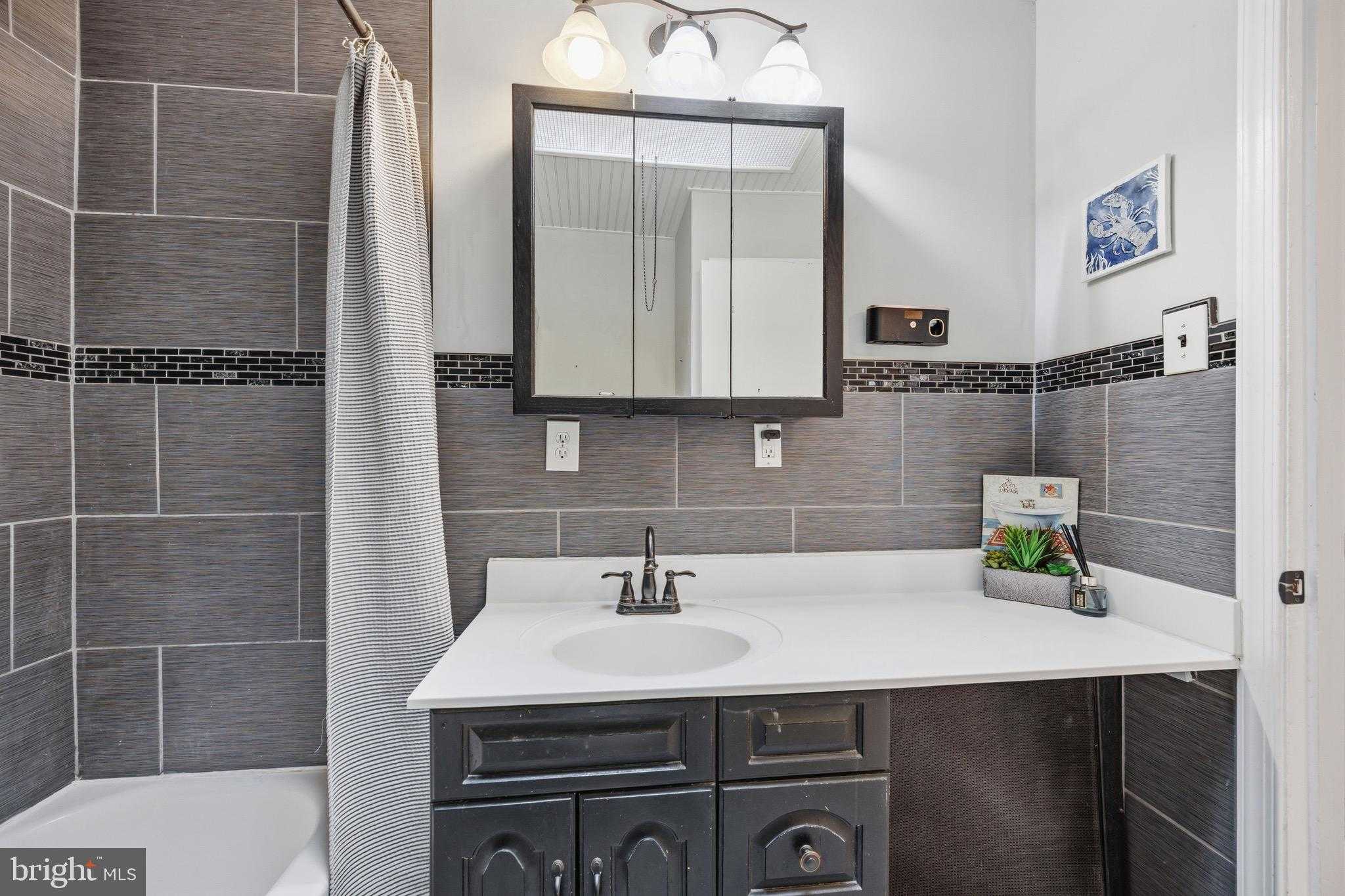 4132 Gilham St photo 21