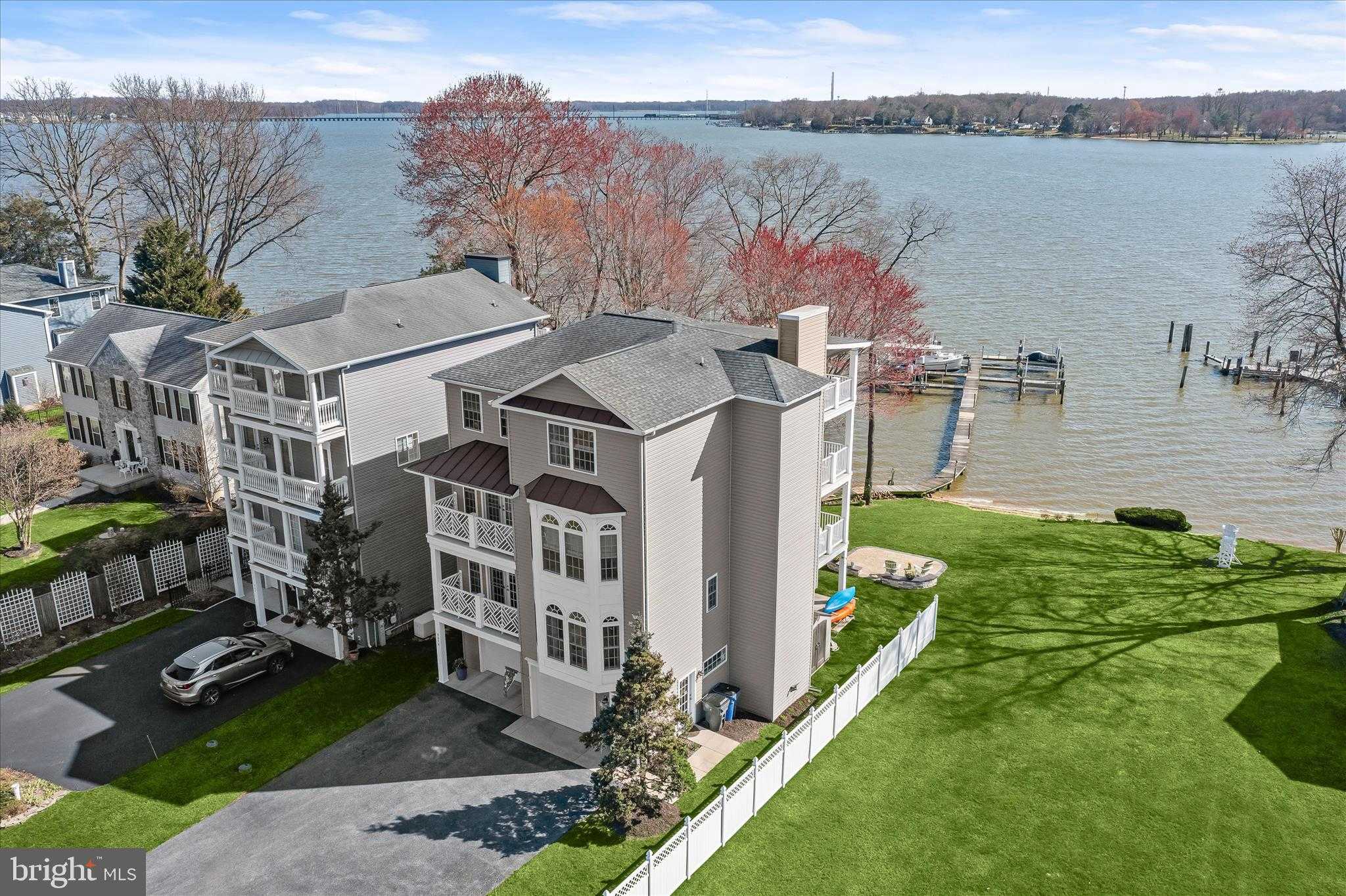 904 W Baker Ave, Abingdon