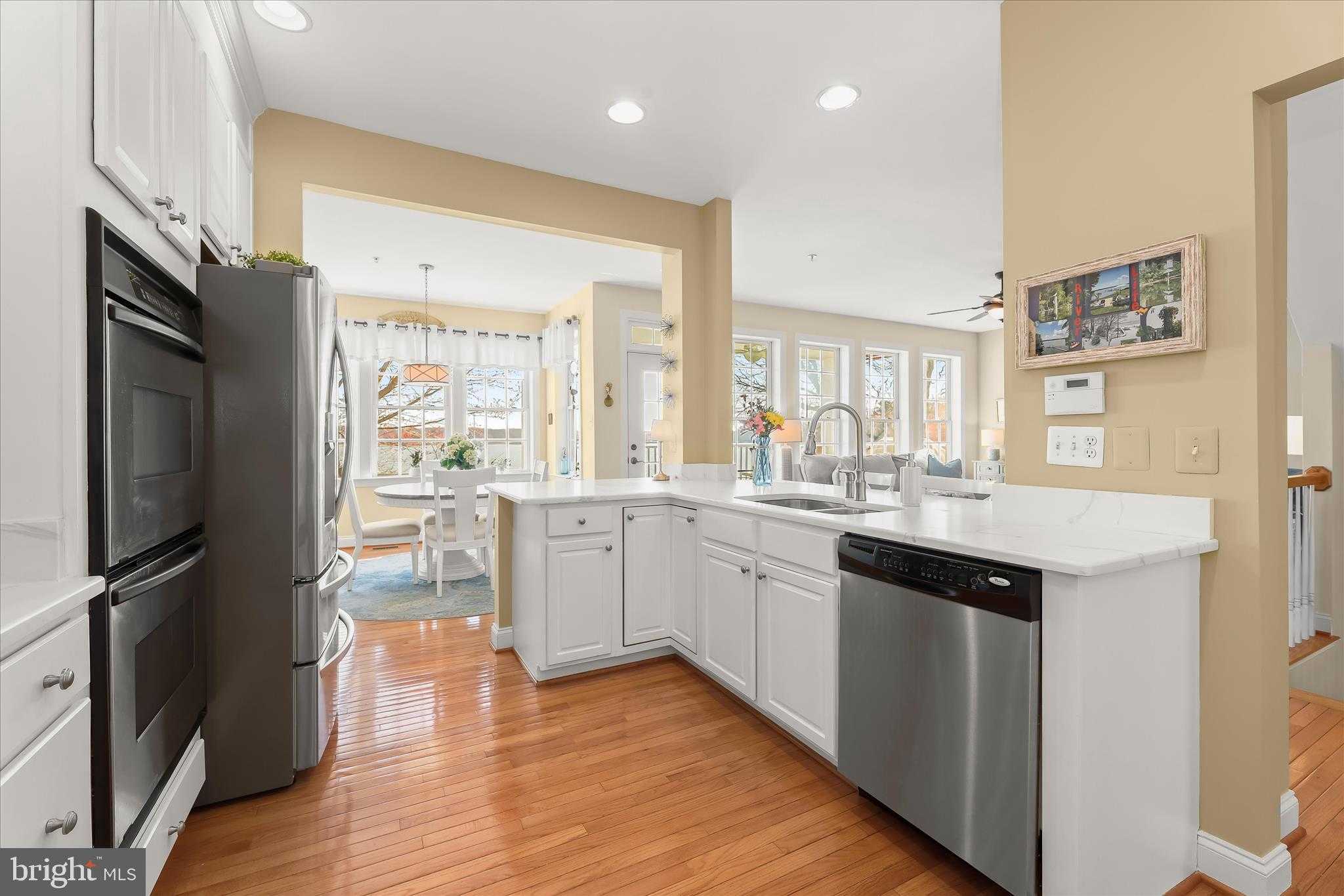 904 W Baker Ave photo 4