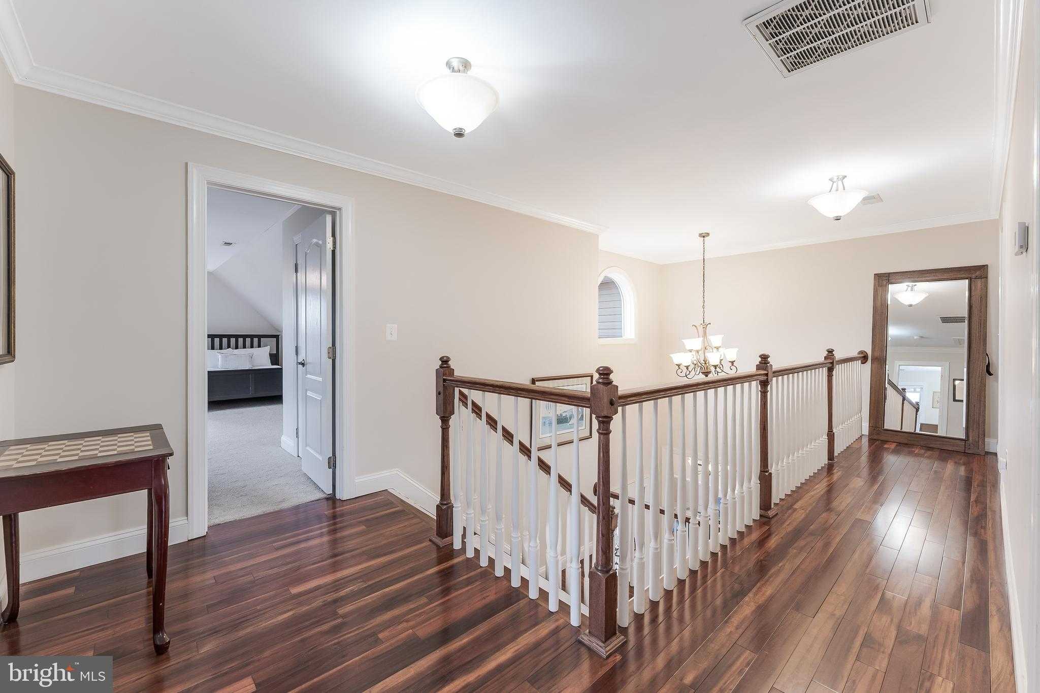 5703 Chapin Ave photo 30