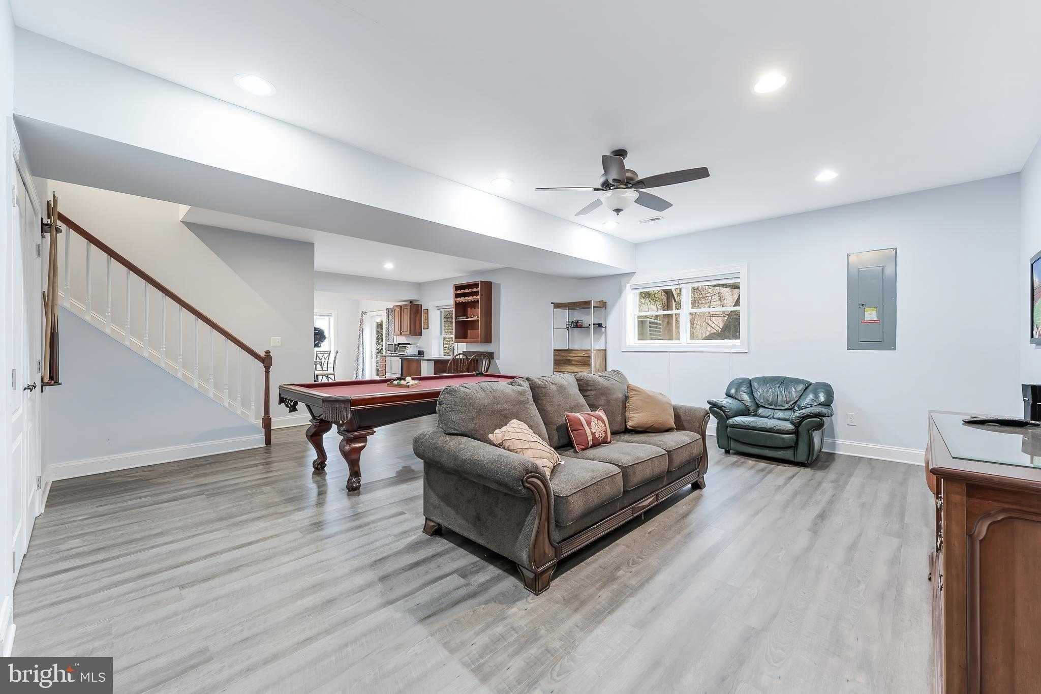 5703 Chapin Ave photo 51