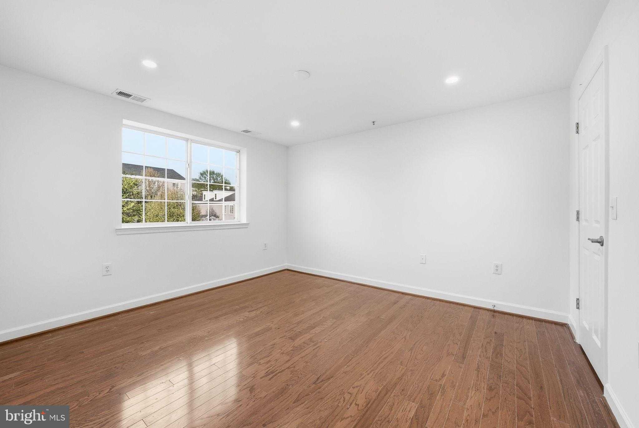 4167 S Four Mile Run Dr Unit 401 photo 22