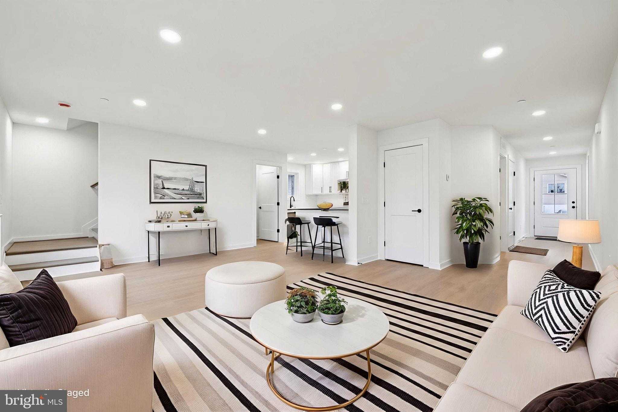 326 Thelma Ave photo 9