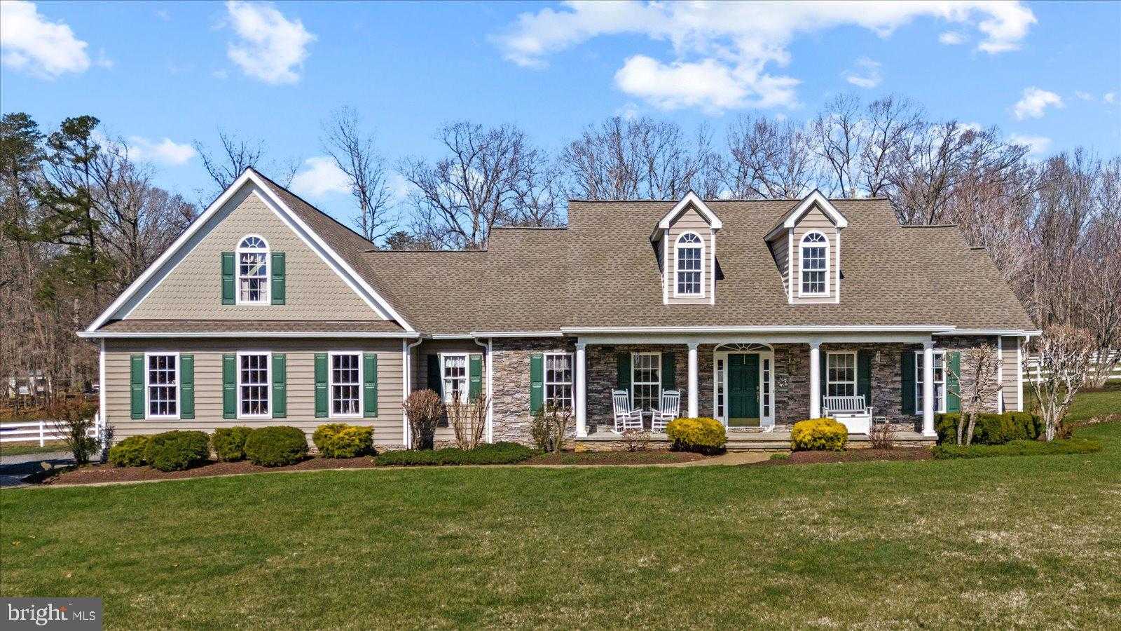 8032 Meadowland Dr photo 2