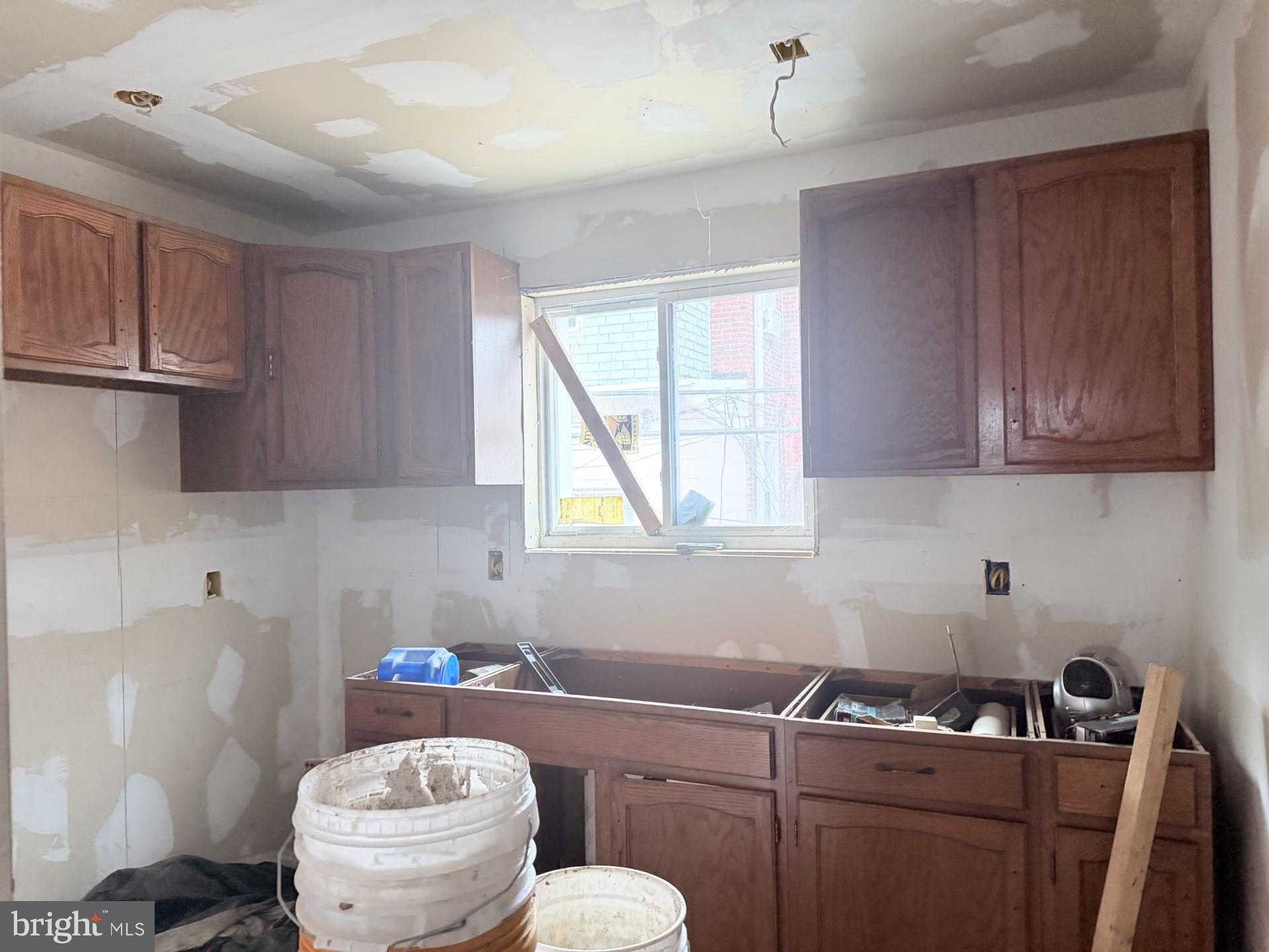 5738 Delancey St photo 5