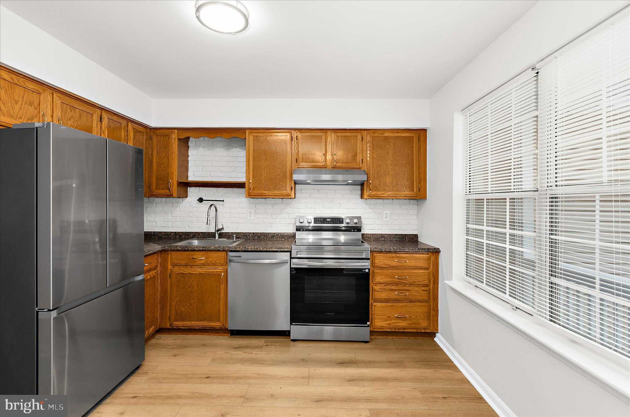 554 Melissa CT photo 6