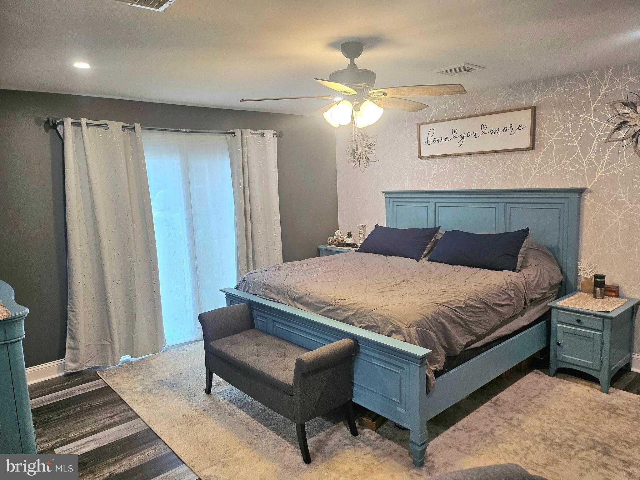 1049 Wayland Ave photo 15