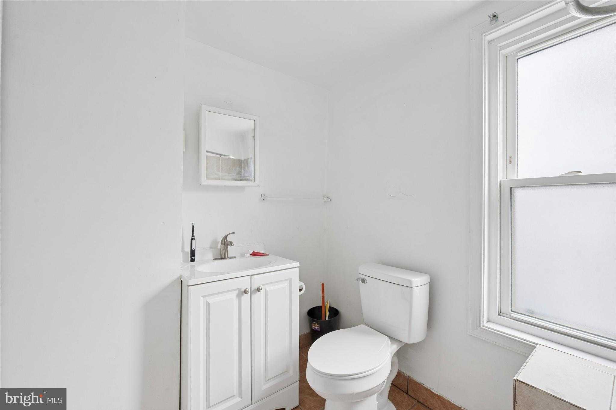 2038 N Franklin St photo 14