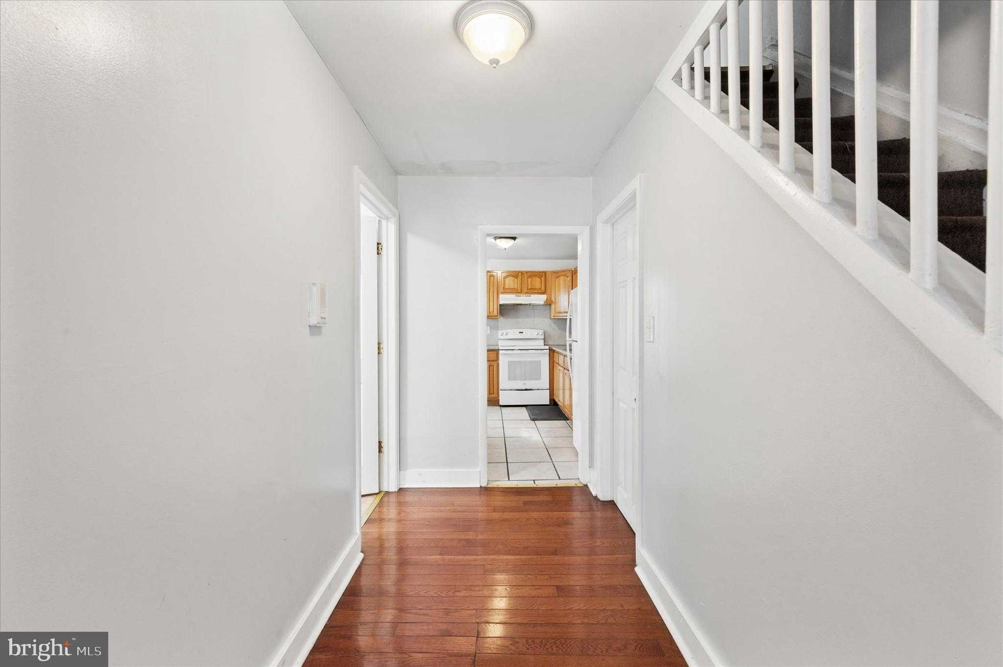 2038 N Franklin St photo 7