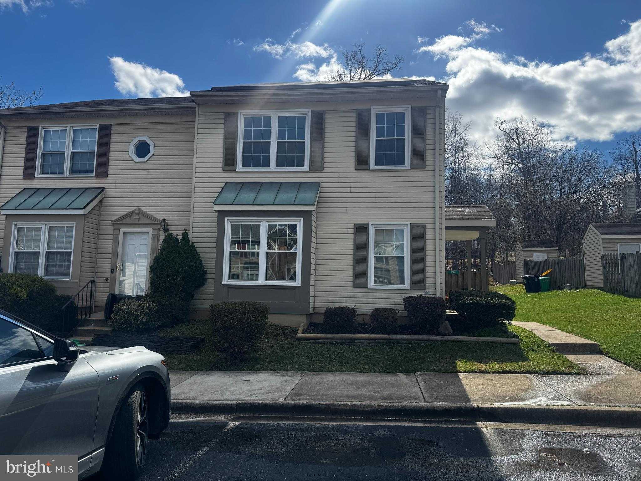 1746 Countrywood CT photo 2