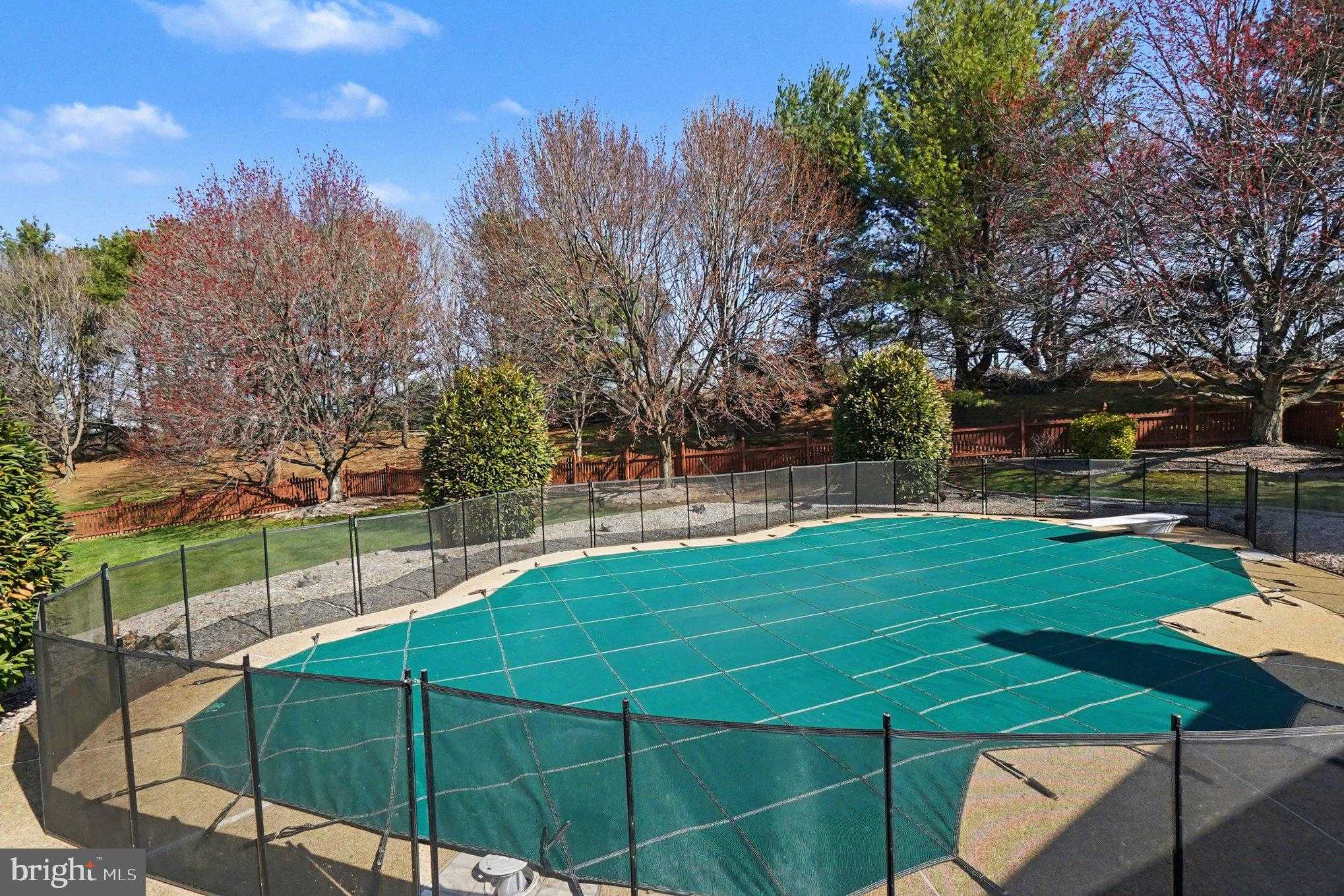 2401 Cabernet CT photo 41