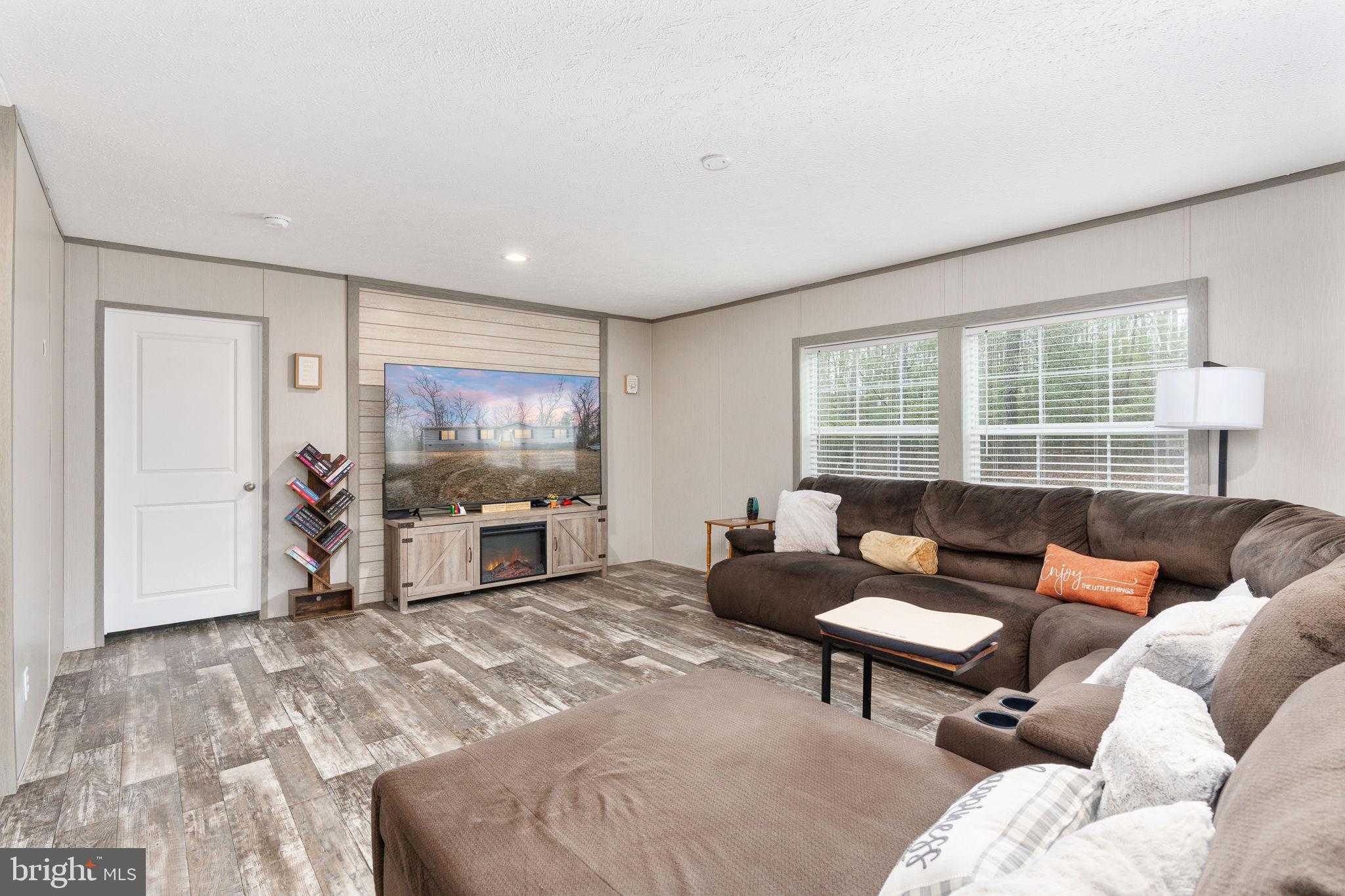 29373 Westward Ln photo 18