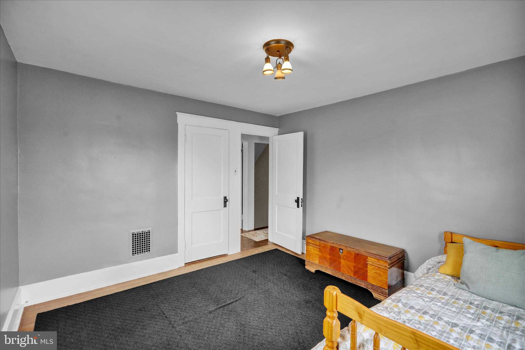 50 E 2nd Ave photo 22